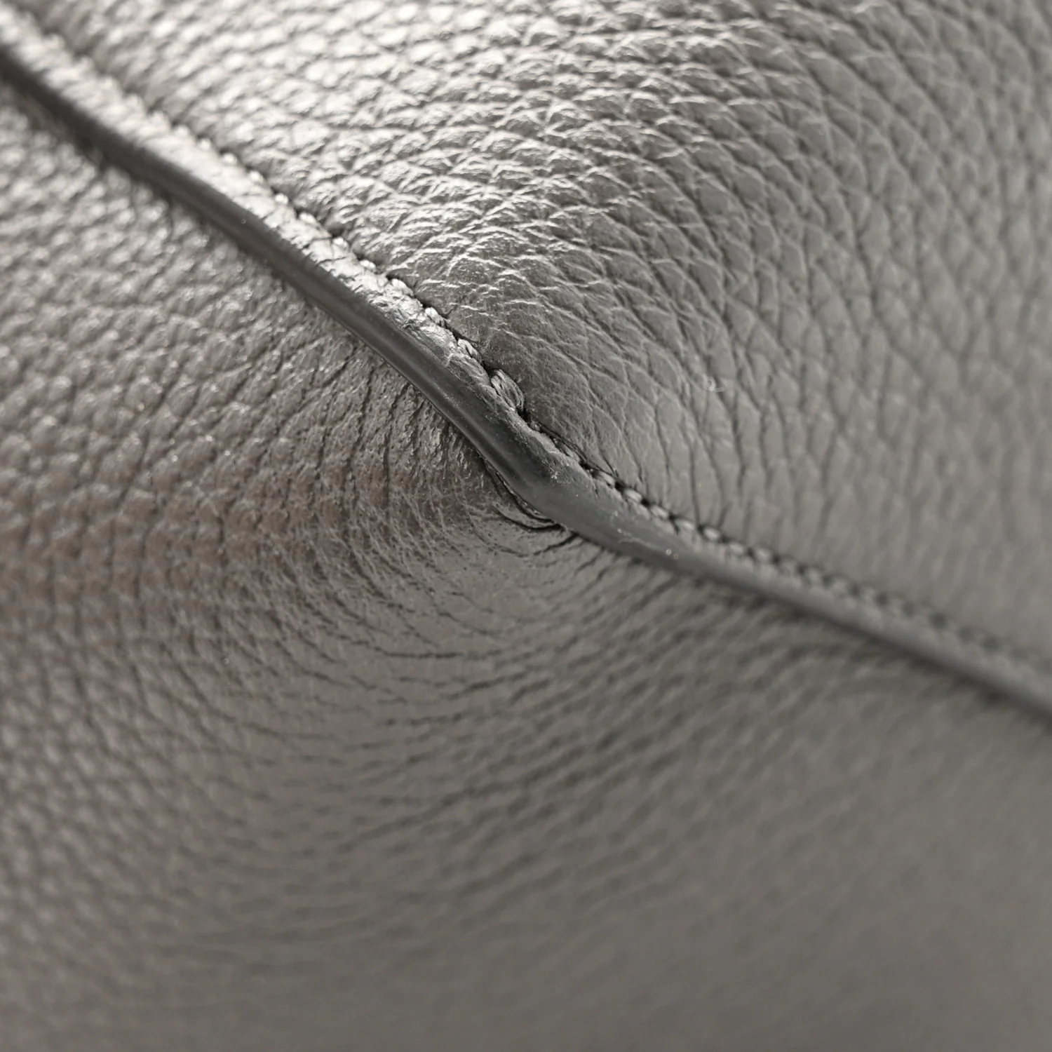 Soft Grained Calfskin Small Belt Cabas Phantom Grey - Image 11