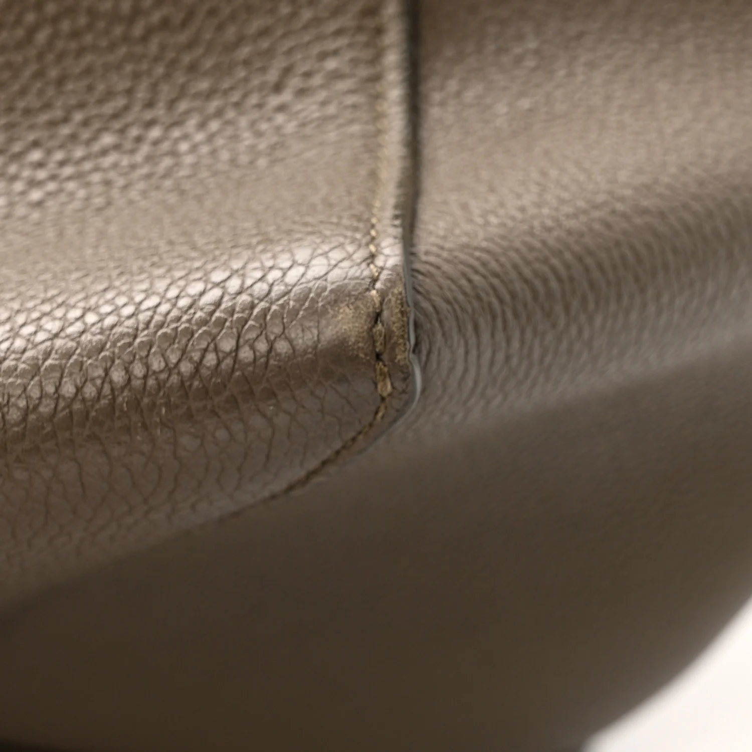 Soft Grained Calfskin Small Belt Cabas Phantom Taupe - Image 11