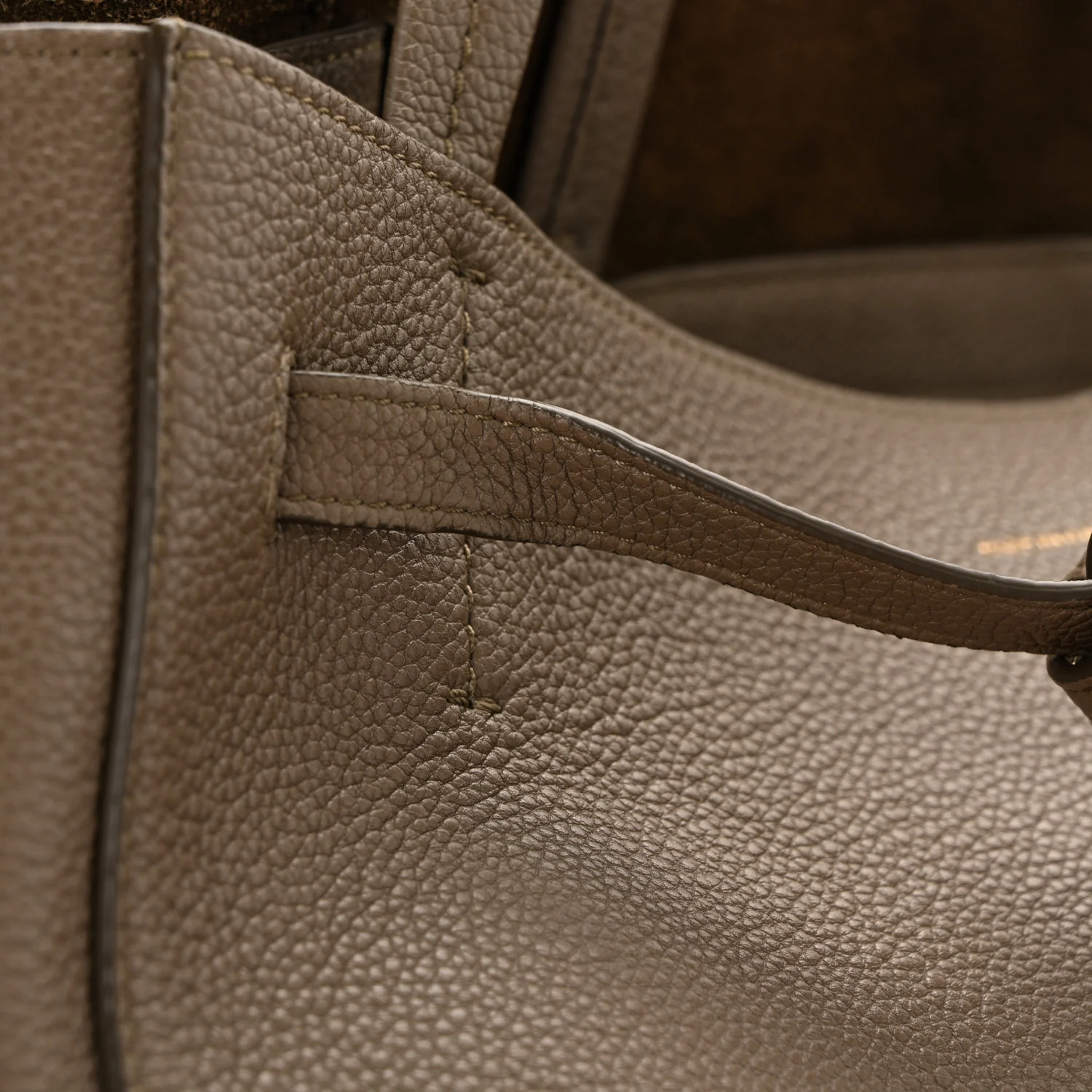 Soft Grained Calfskin Small Belt Cabas Taupe - Image 13