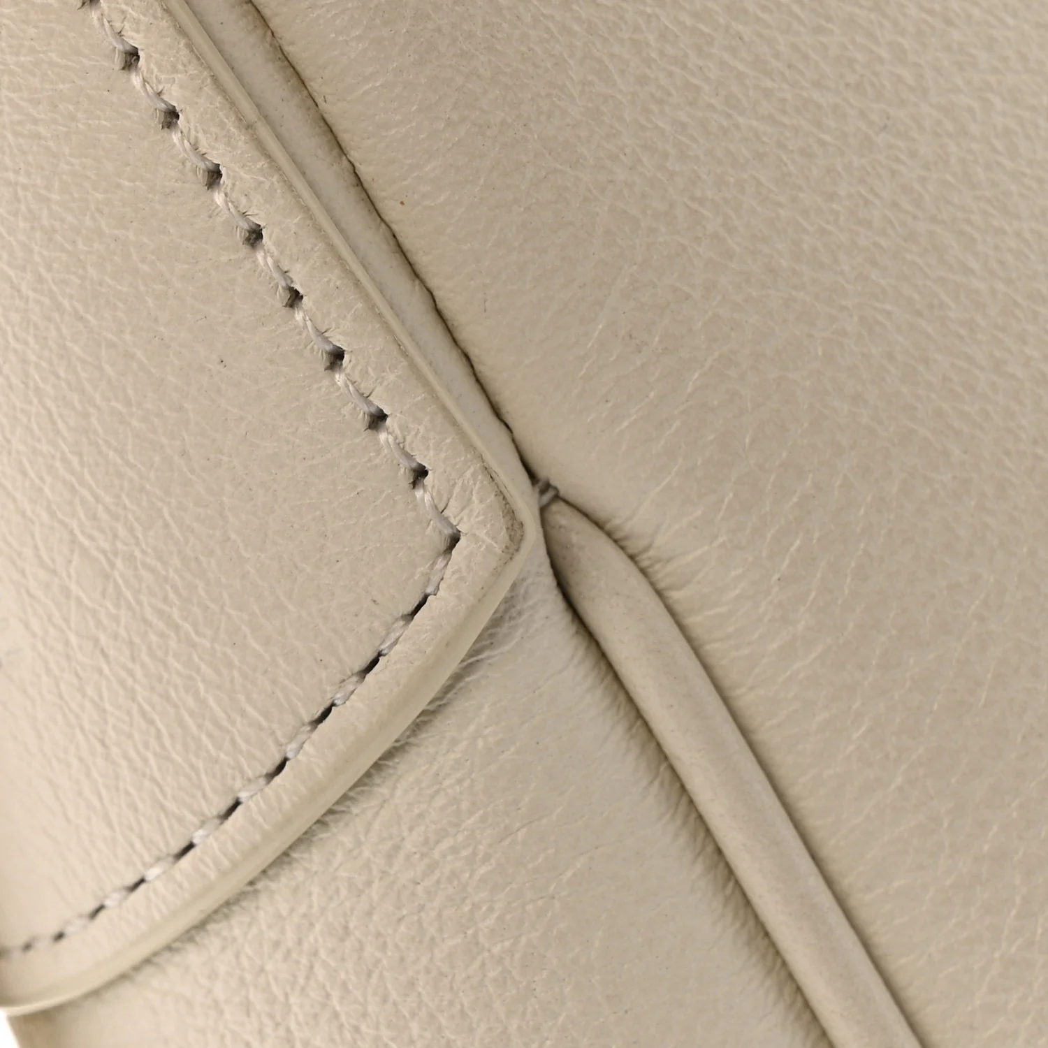 Supple Calfskin Cuir Triomphe Heloise Shoulder Bag White - Image 14