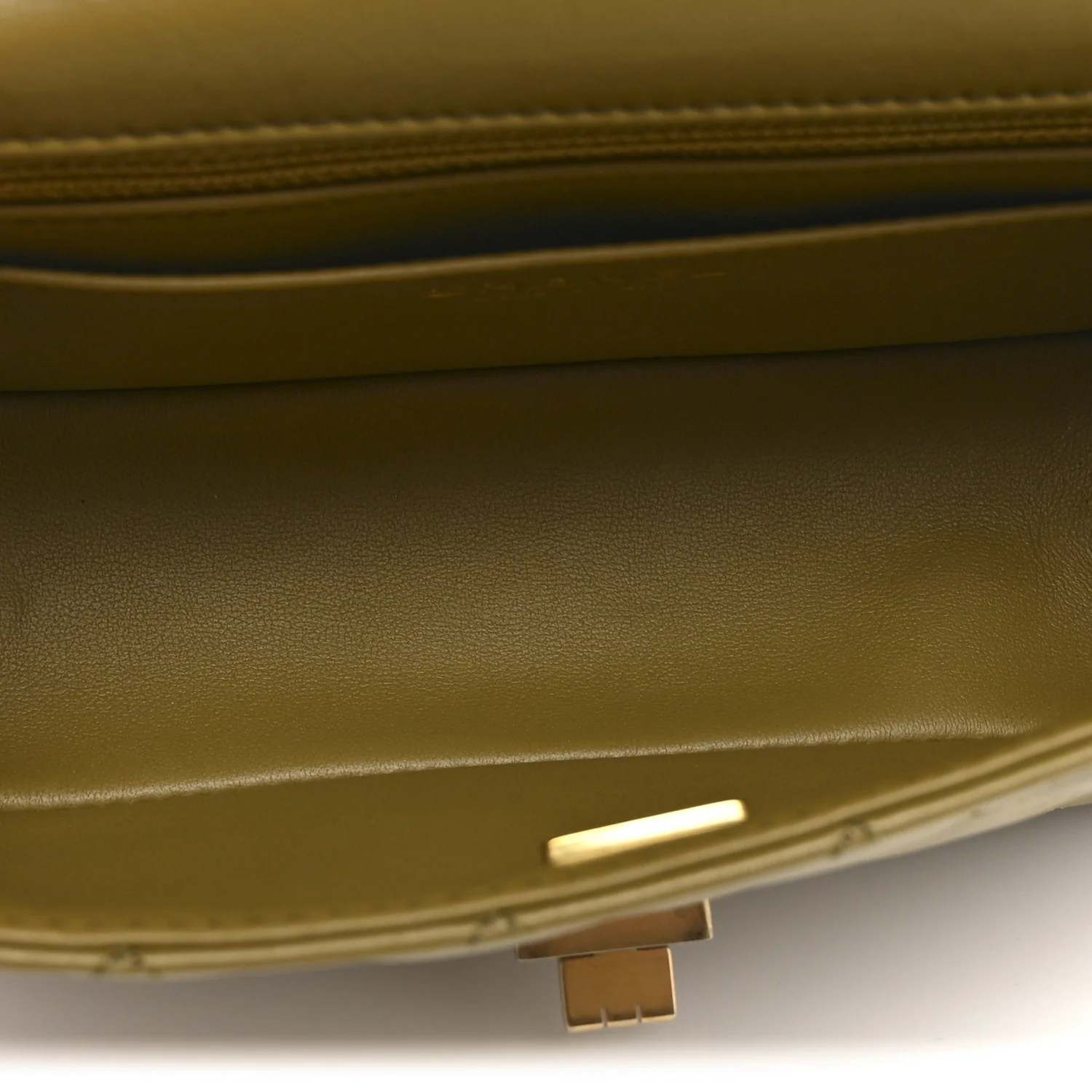 Aged Calfskin Quilted 2.55 Reissue 224 Flap Khaki - Image 5