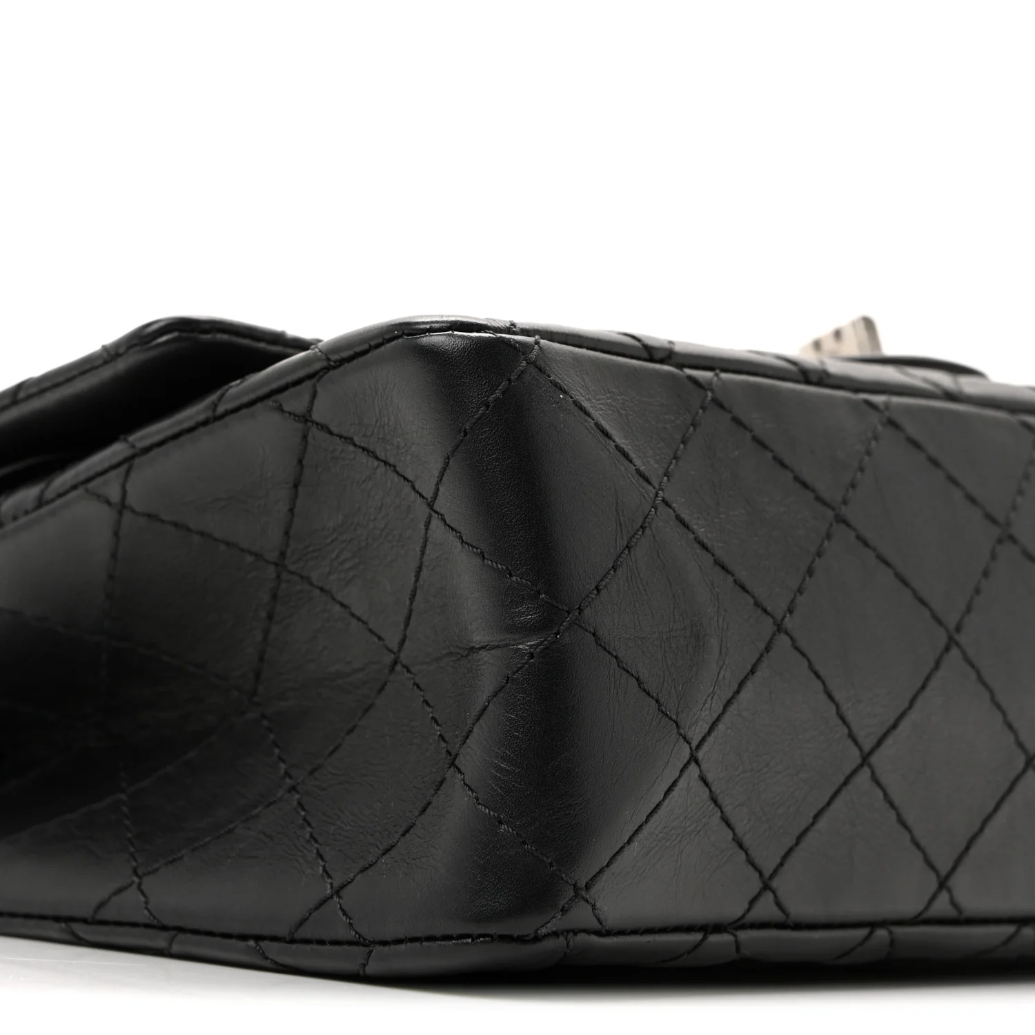 Aged Calfskin Quilted 2.55 Reissue 225 Flap Black - Image 24