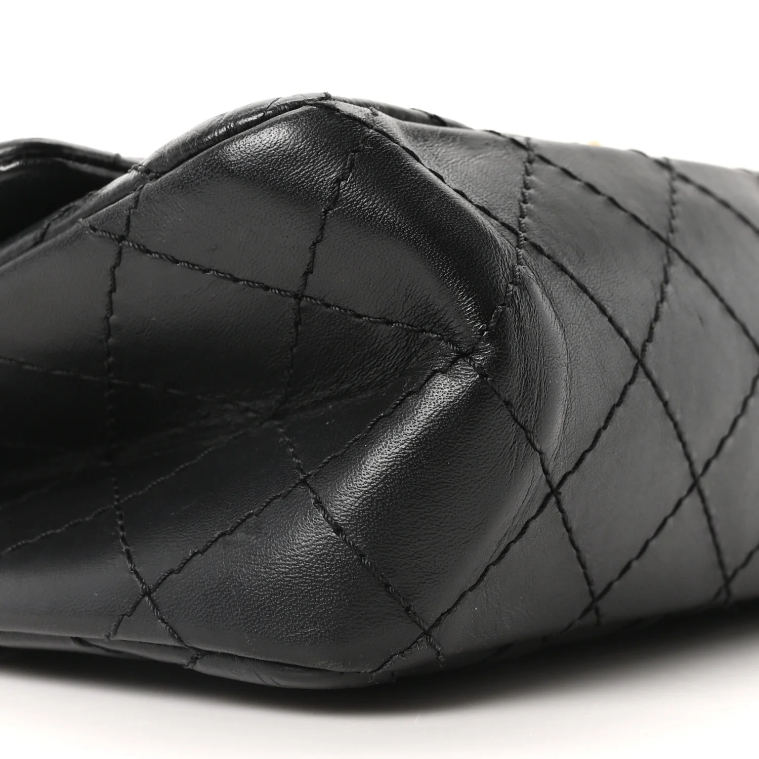 Aged Calfskin Quilted 2.55 Reissue 225 Flap Black - Image 9