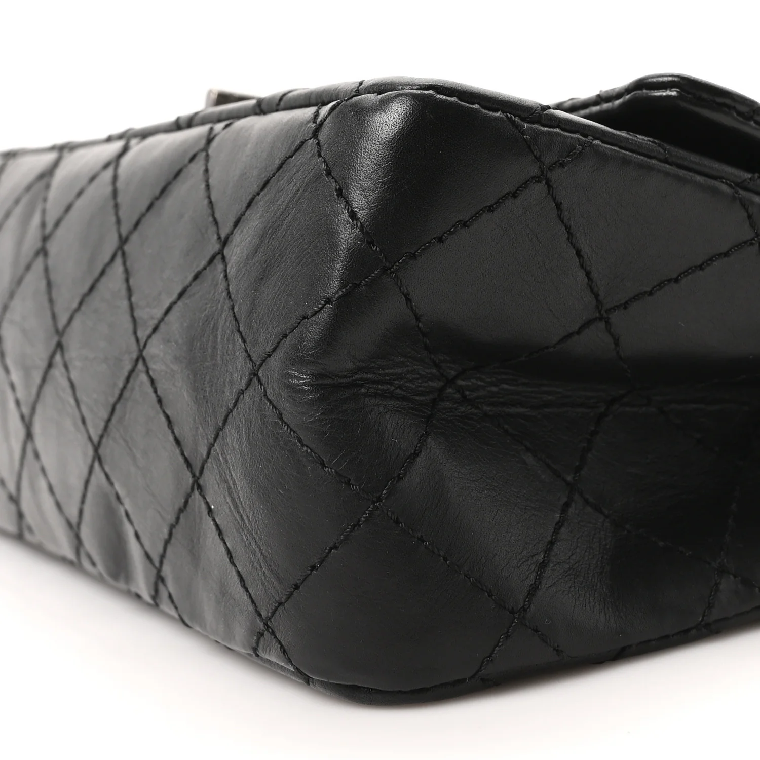Aged Calfskin Quilted 2.55 Reissue 225 Flap Black - Image 10