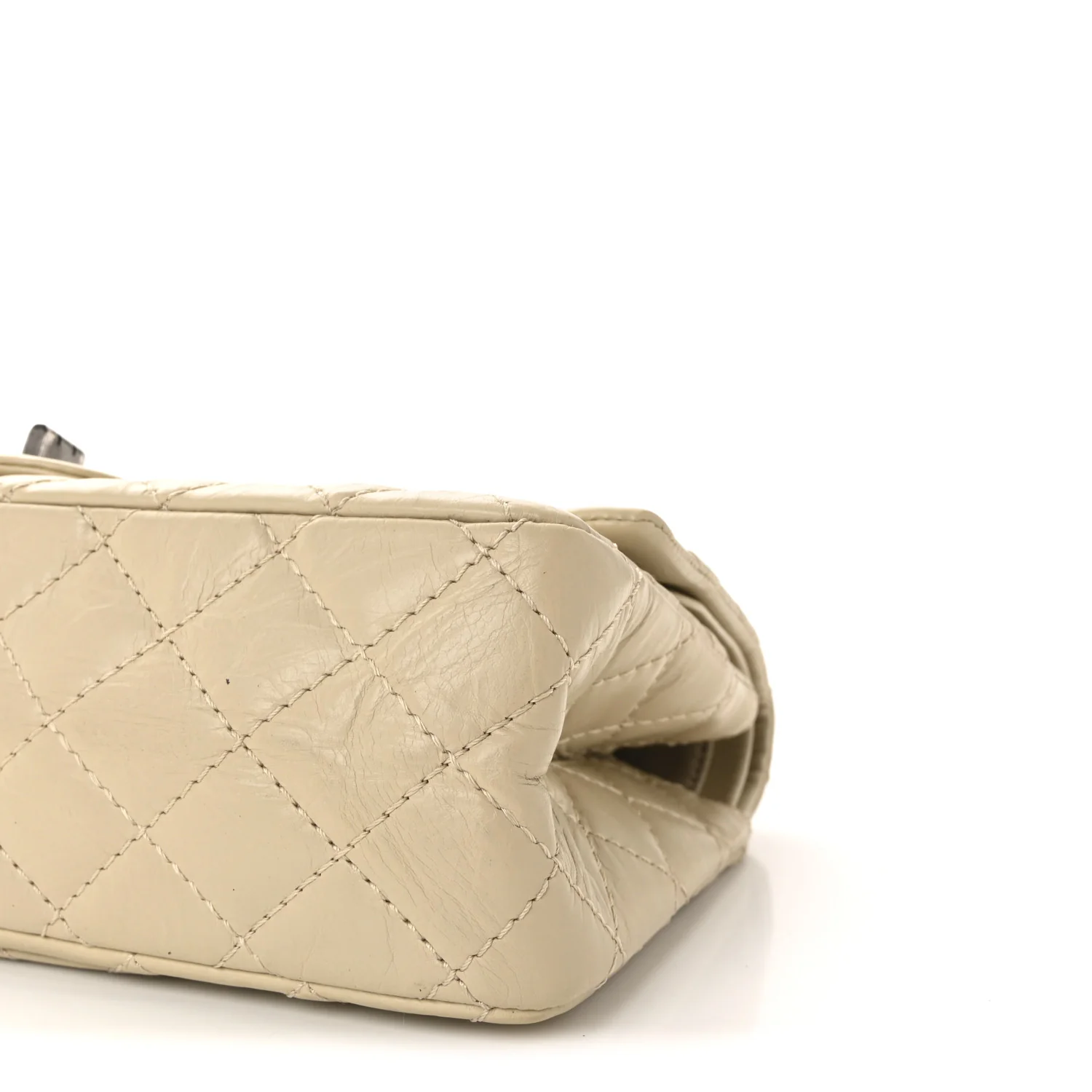 Aged Calfskin Quilted 2.55 Reissue 225 Flap Light Beige - Image 10