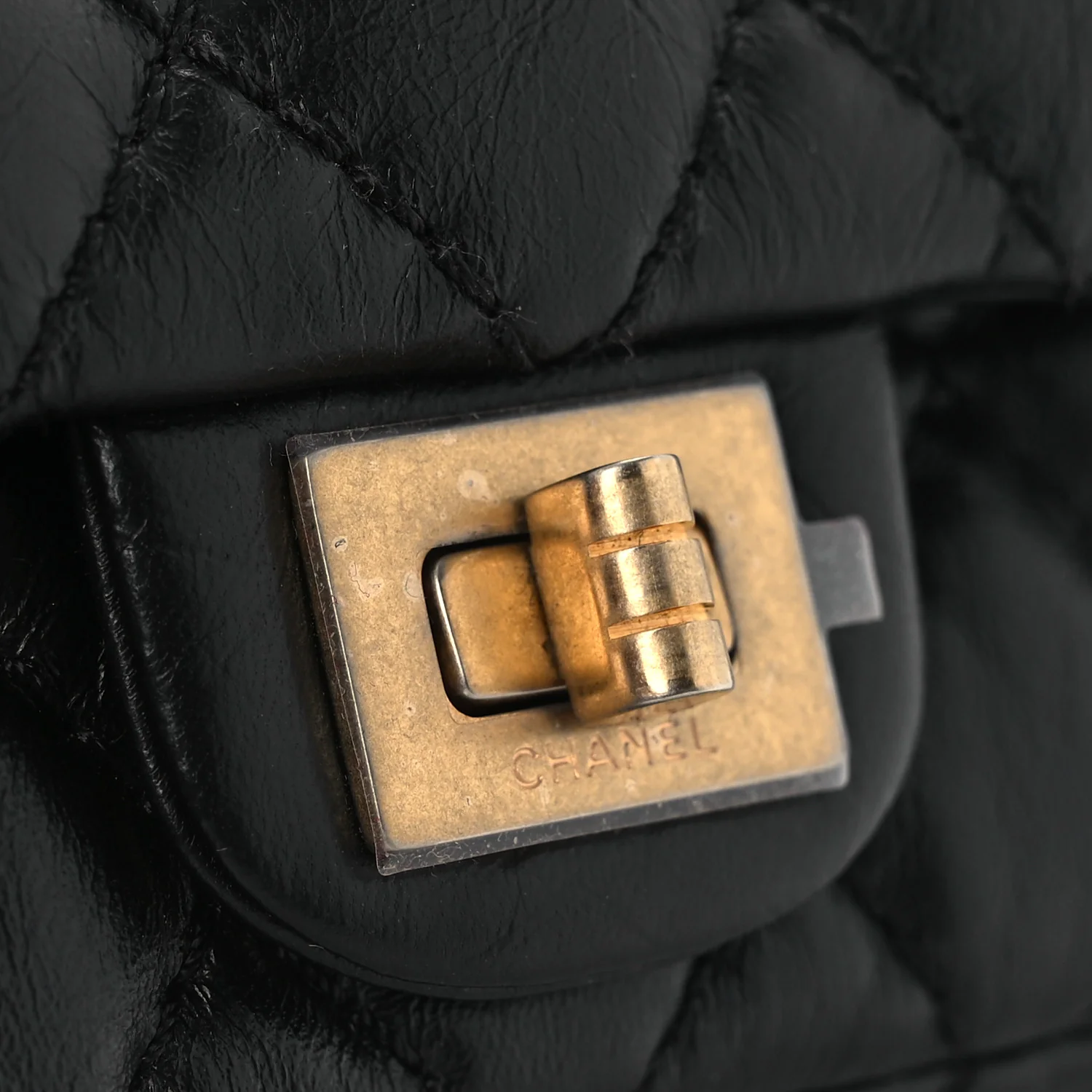 Aged Calfskin Quilted 2.55 Reissue Flap Belt Bag Clutch Black - Image 11