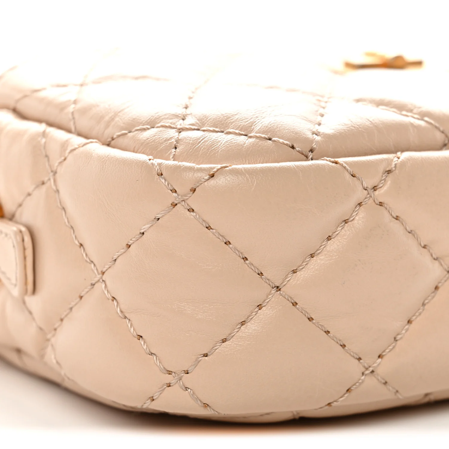 Aged Calfskin Quilted Mini Reissue Camera Case Beige Clair - Image 9