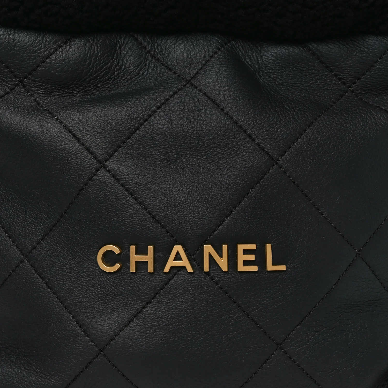 Aged Lambskin Shearling Quilted Small Chanel 22 Black - Image 9