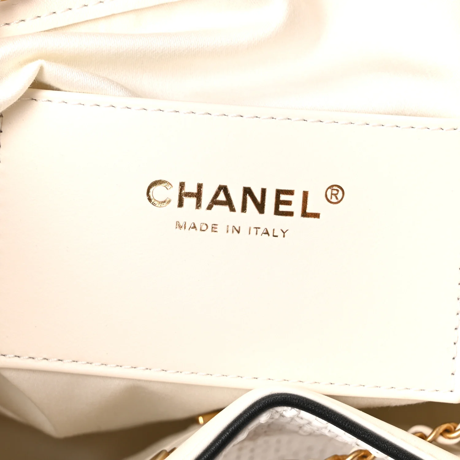 Braided Raffia Calfskin Quilted Small Chanel 25 Handbag White Black - Image 11