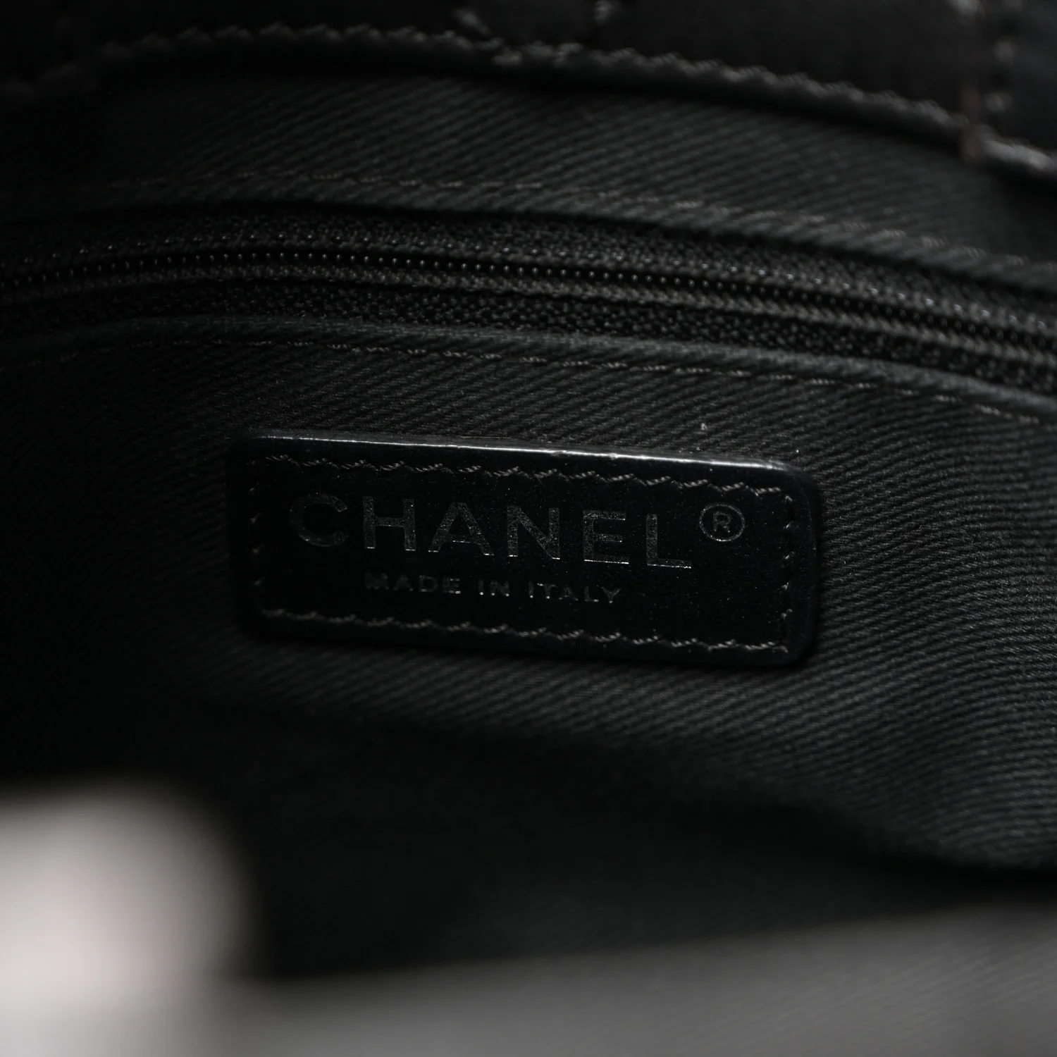 Calfskin CC Pocket Tote Black - Image 6