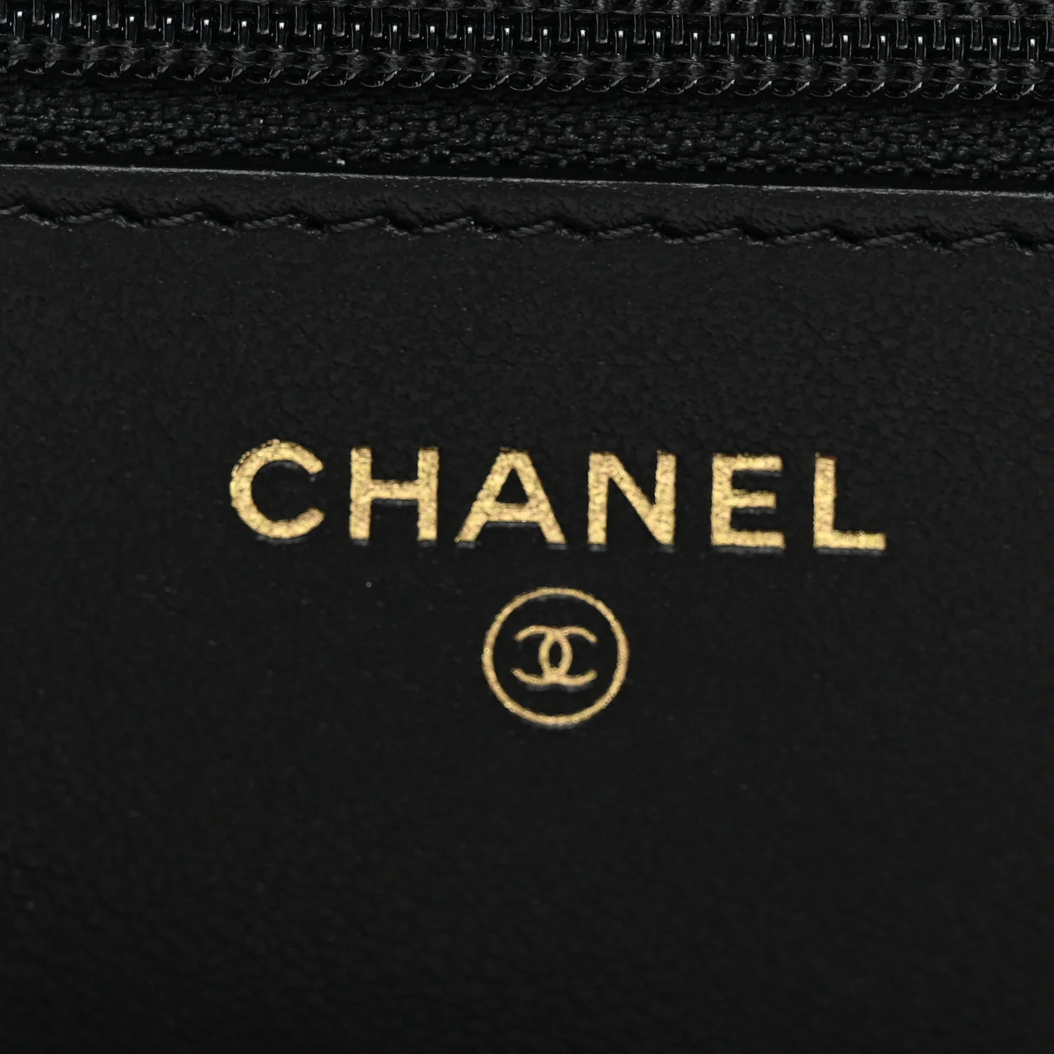 Calfskin Crocodile Embossed Graffiti 2.55 Cocodile Reissue Wallet On Chain WOC Black Gold - Image 14