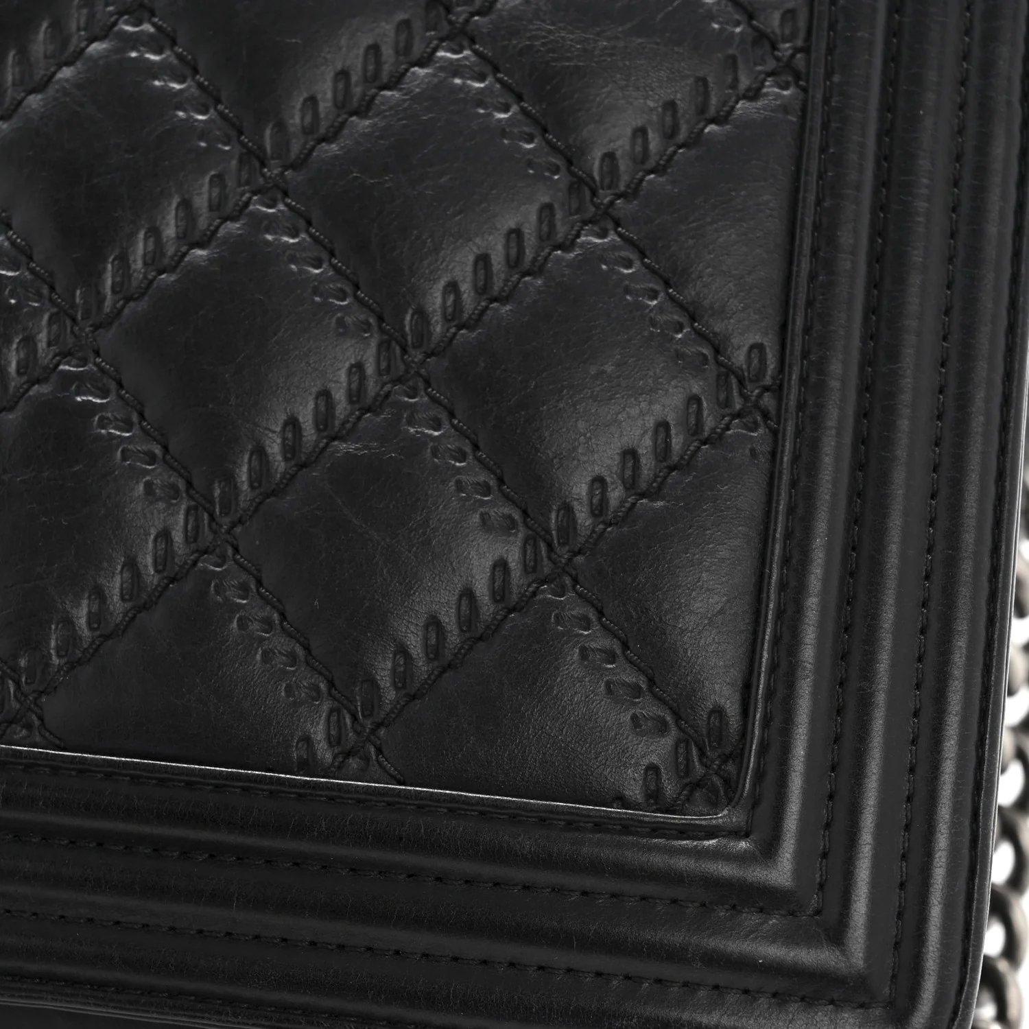 Calfskin Embossed Stitch Large Boy Flap Black - Image 14