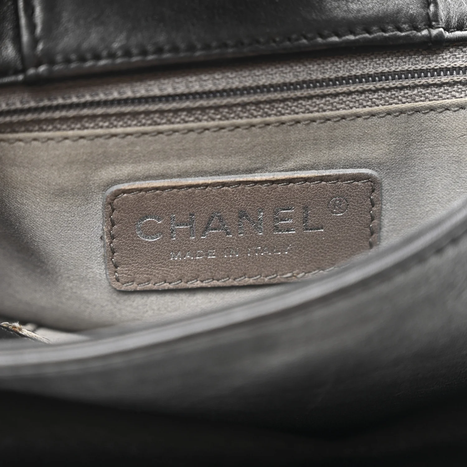 Calfskin Modern Chain Rhodoid Flap Black - Image 6