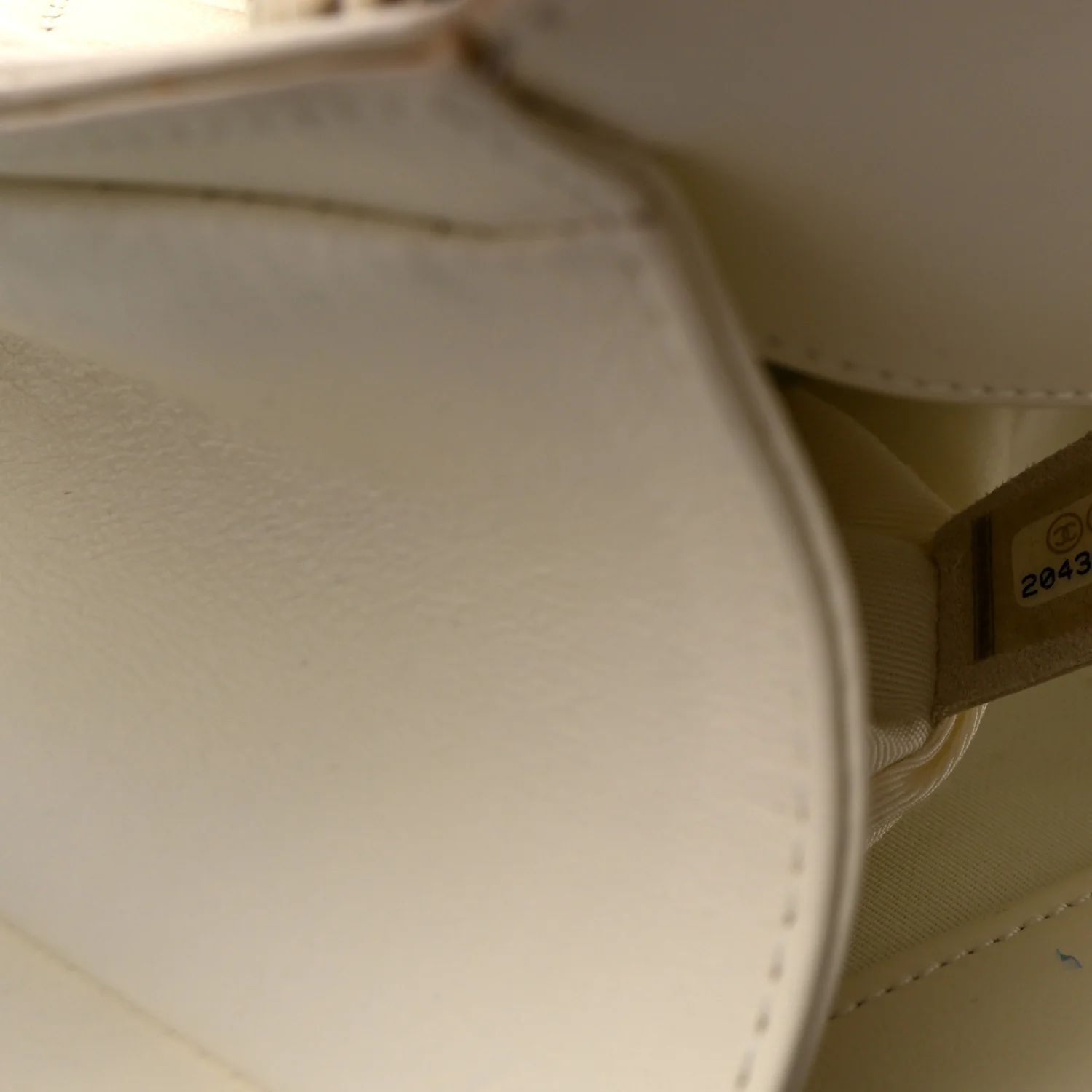 Calfskin Quilted Medium Boy Flap White - Image 7