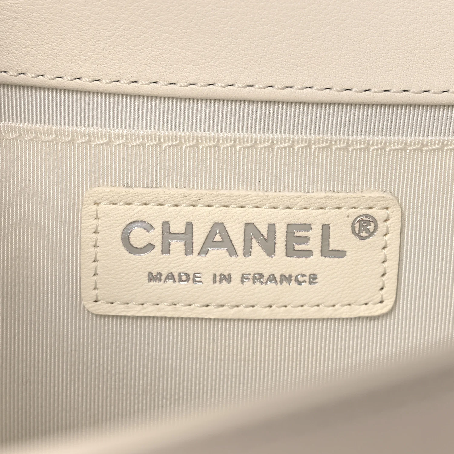 Calfskin Quilted Medium Boy Flap White - Image 6