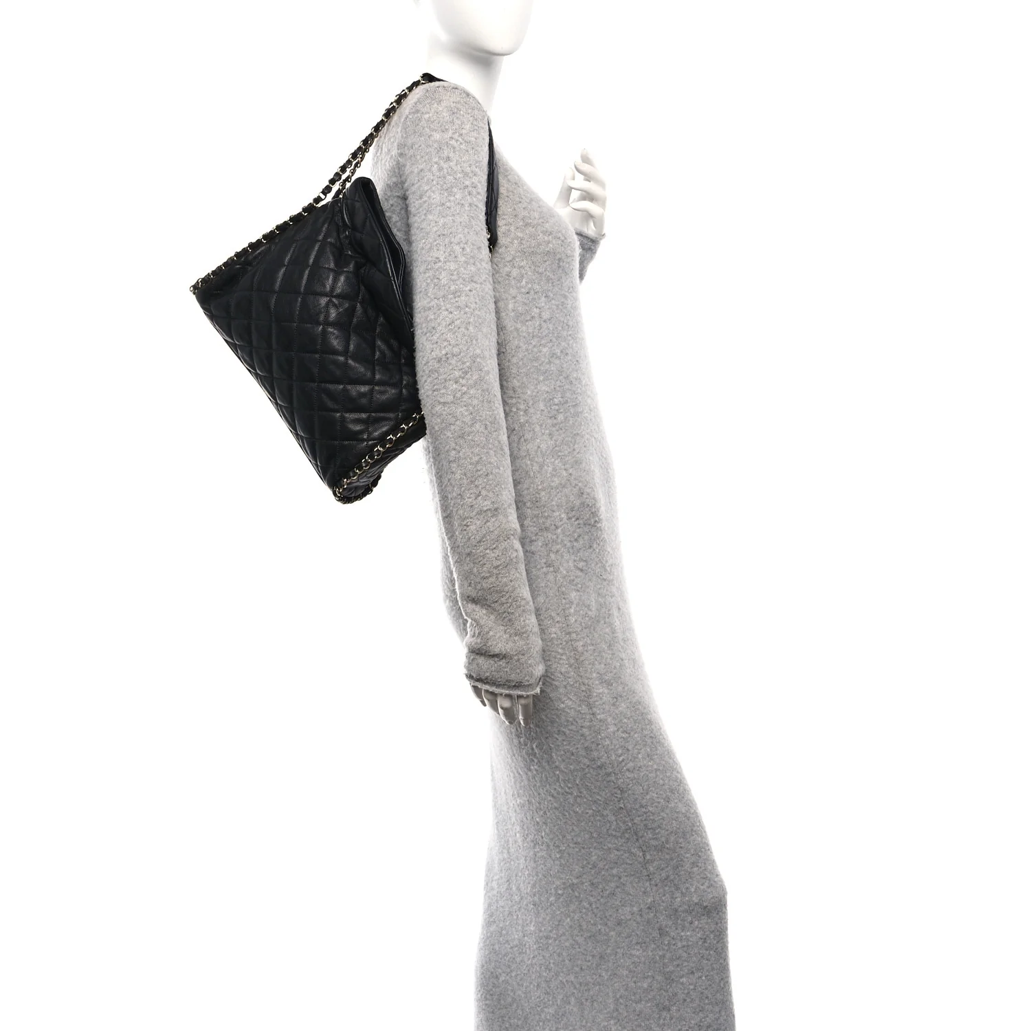 Calfskin Quilted Medium Chain Me Hobo Black - Image 2