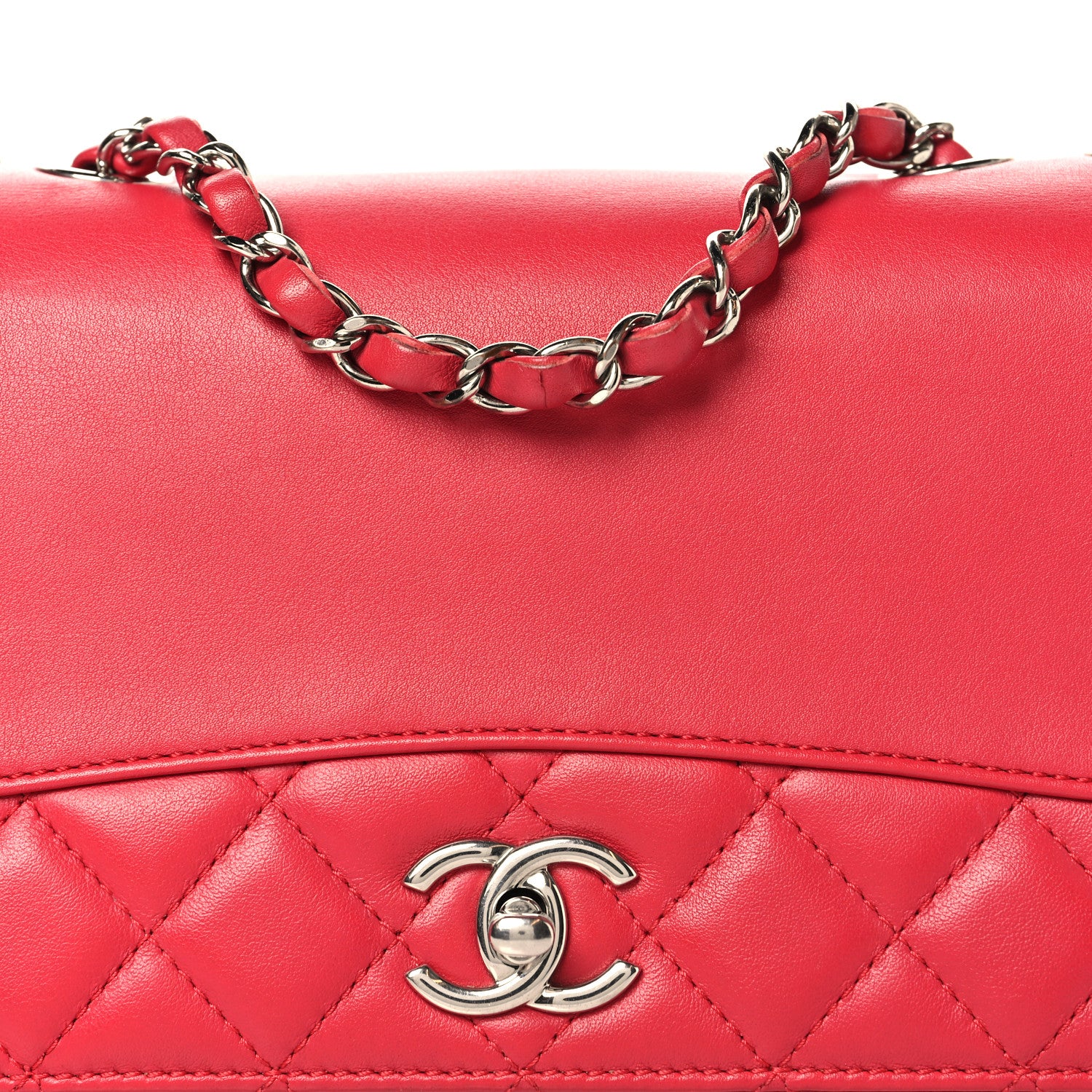 Calfskin Small Tramezzo Flap Red - Image 10