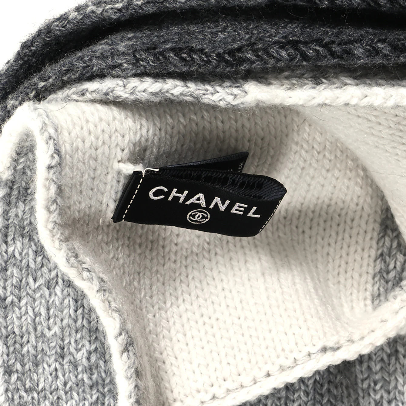Cashmere Plaid CC Scarf Grey - Image 3