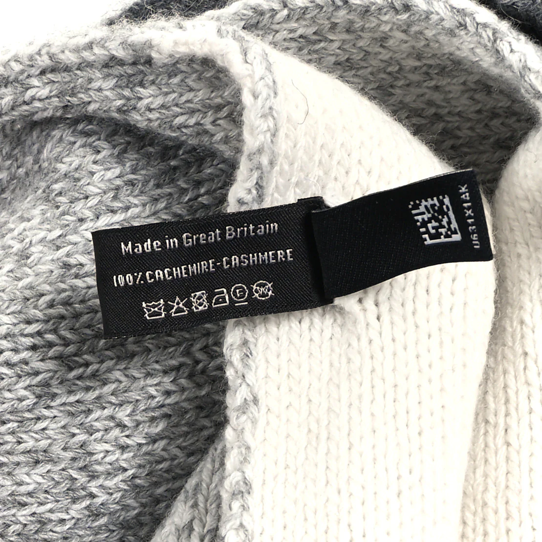 Cashmere Plaid CC Scarf Grey - Image 4