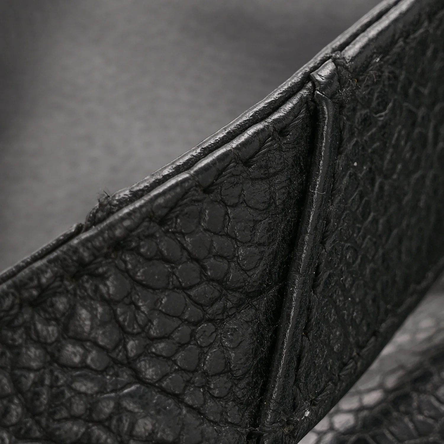 Caviar Logo Shoulder Bag Black - Image 12