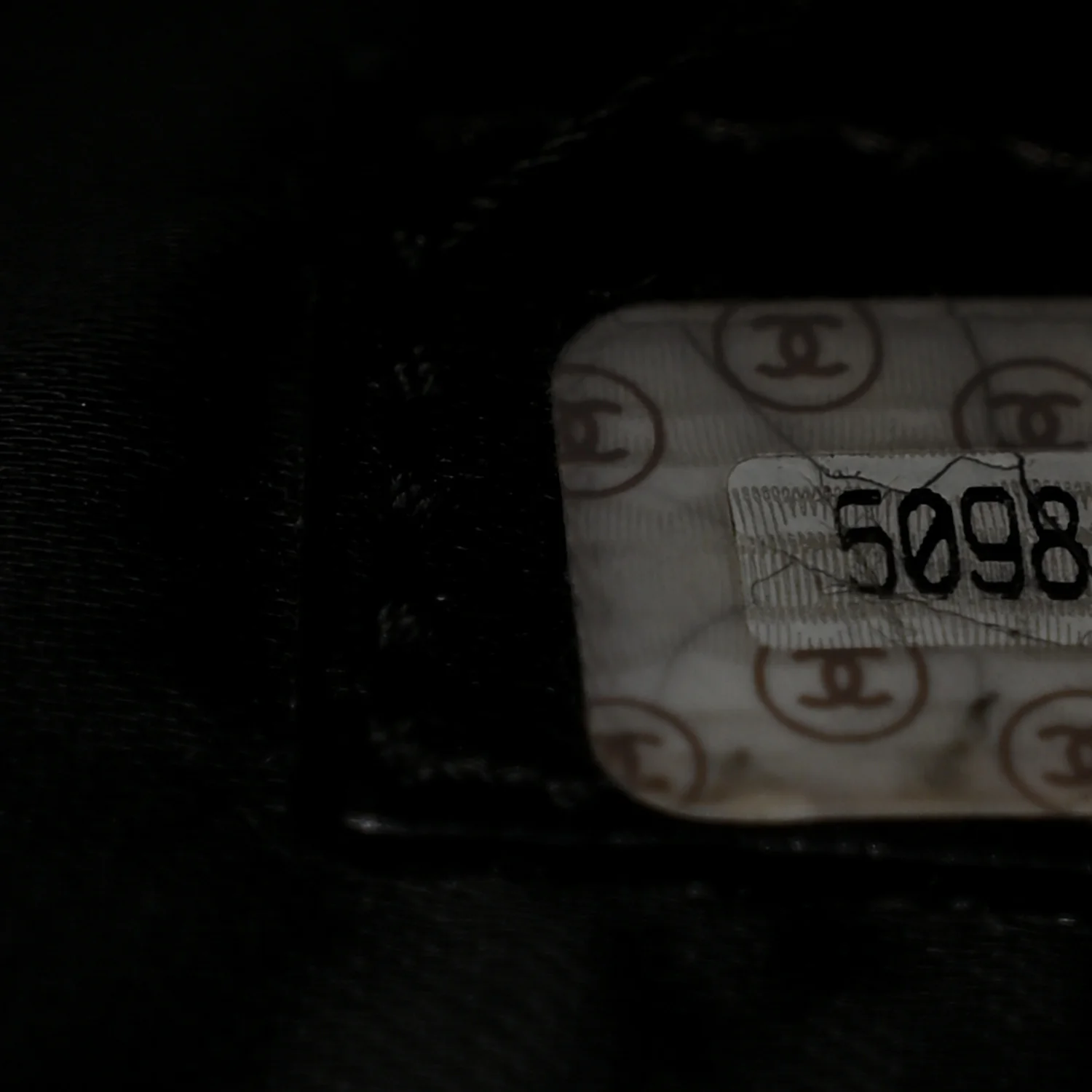 Caviar Logo Shoulder Bag Black - Image 7