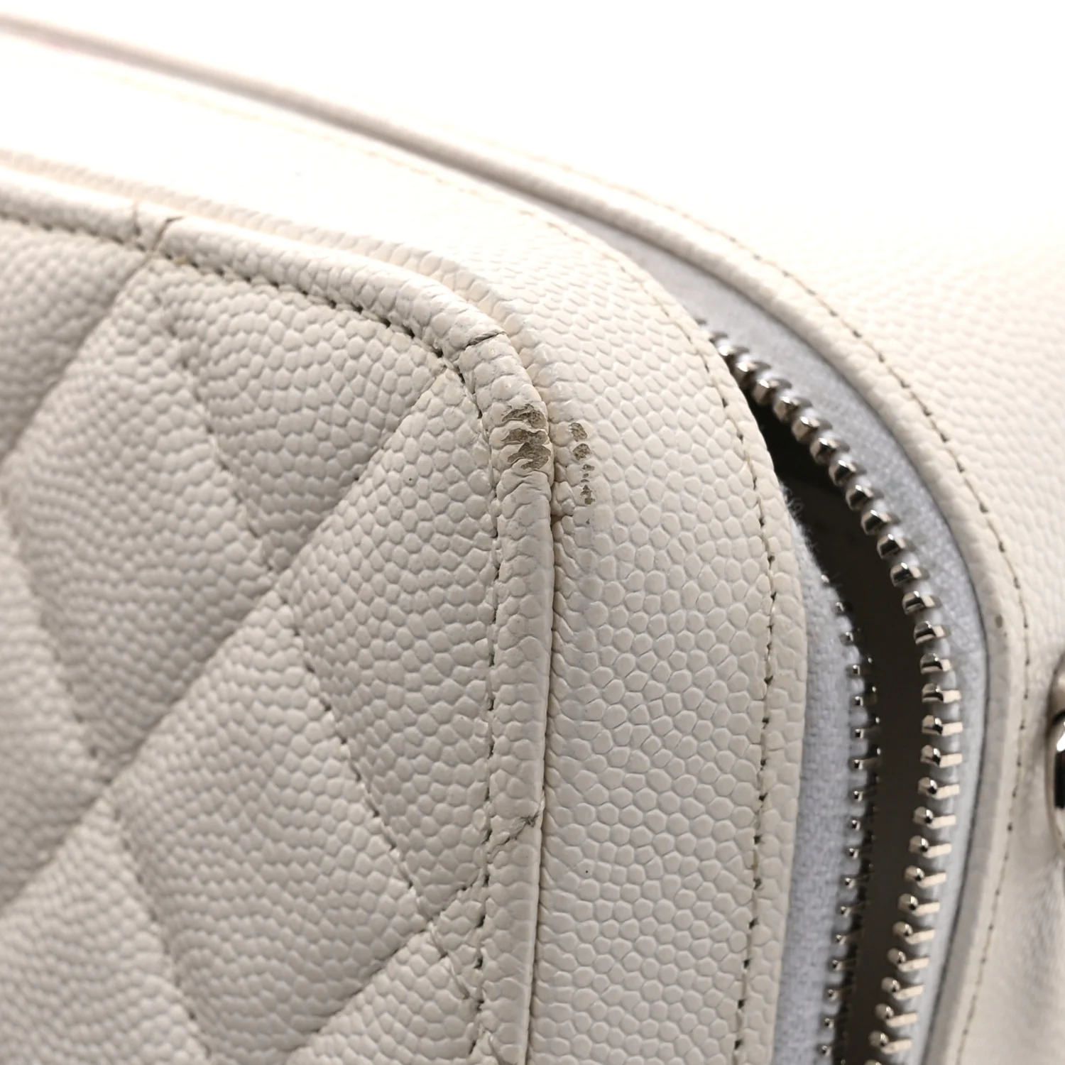 Caviar Quilted Camera Bag White - Image 13