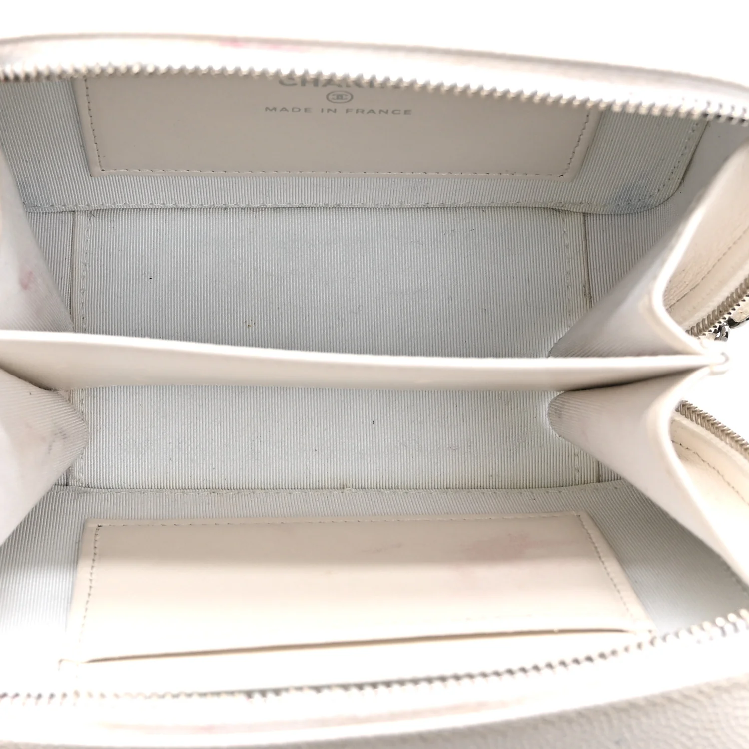 Caviar Quilted Camera Bag White - Image 5