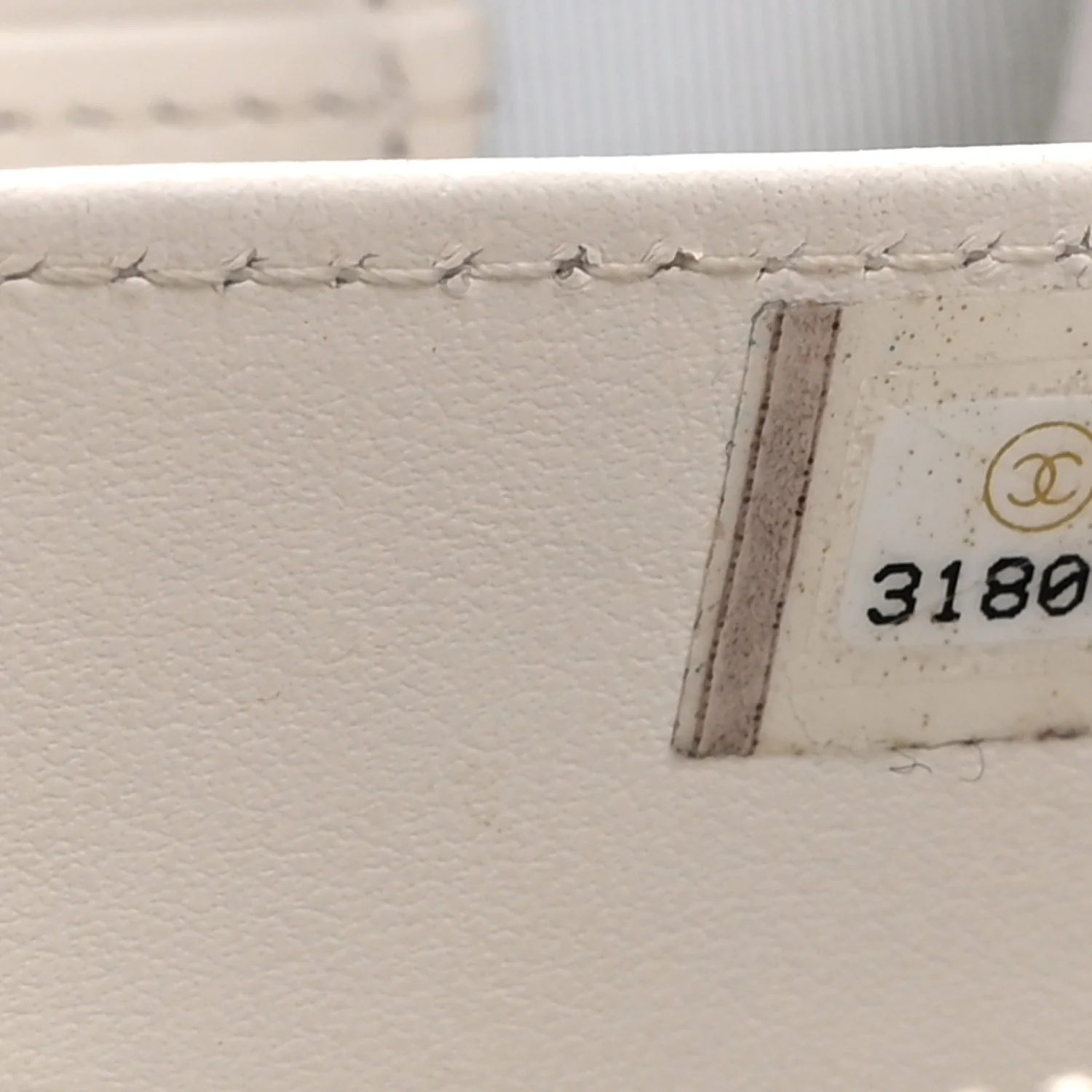 Caviar Quilted Camera Bag White - Image 7