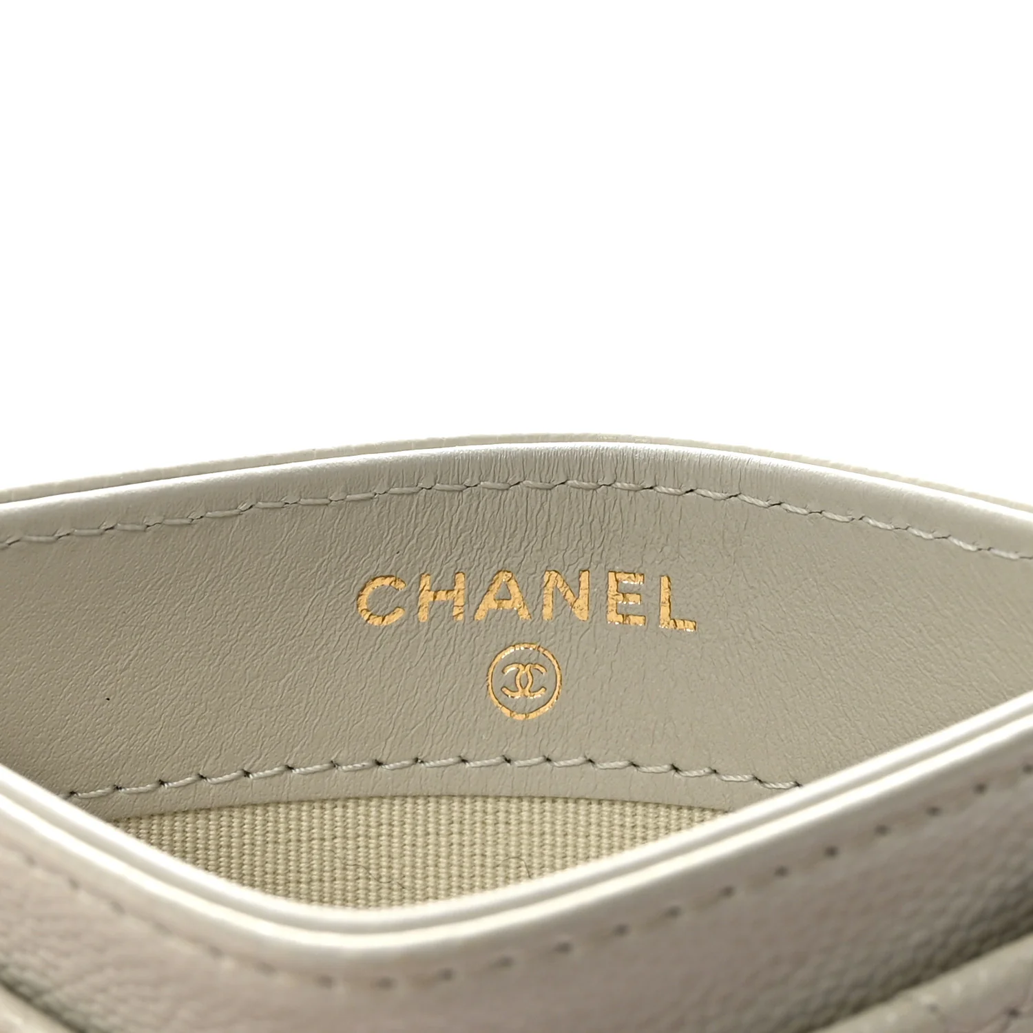 Caviar Quilted Card Holder White - Image 6
