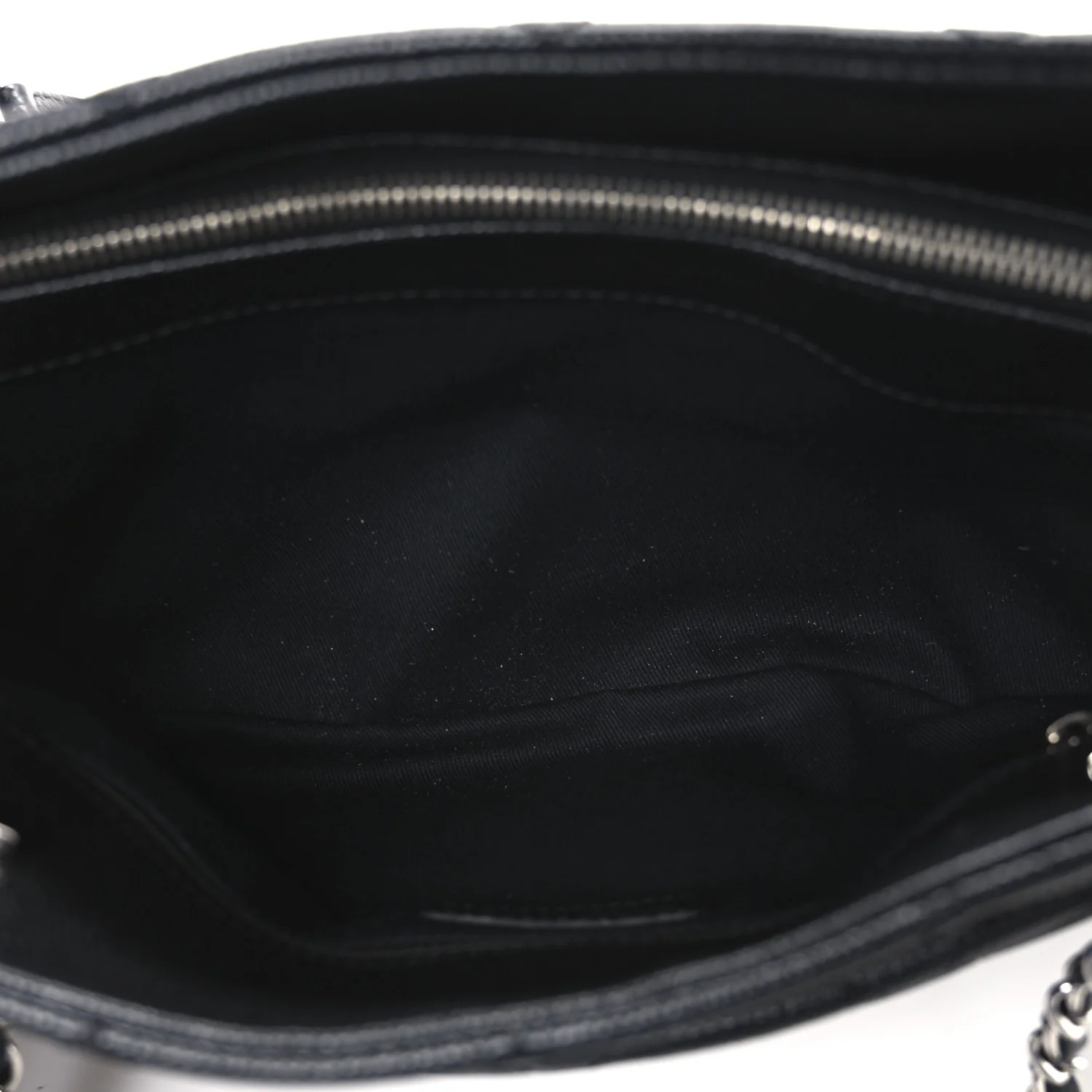 Caviar Quilted CC Timeless Soft Tote Black - Image 5