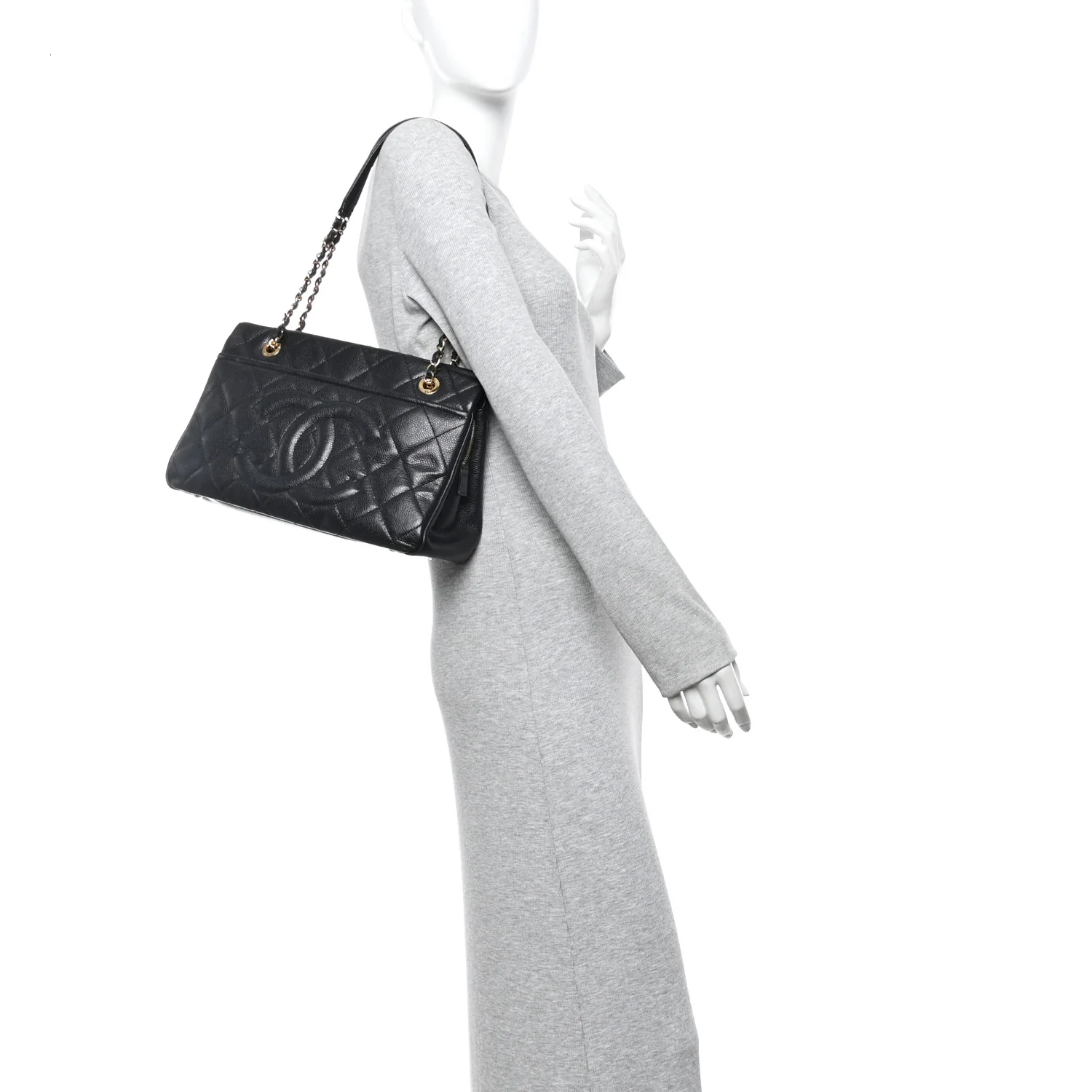 Caviar Quilted CC Timeless Soft Tote Black - Image 2