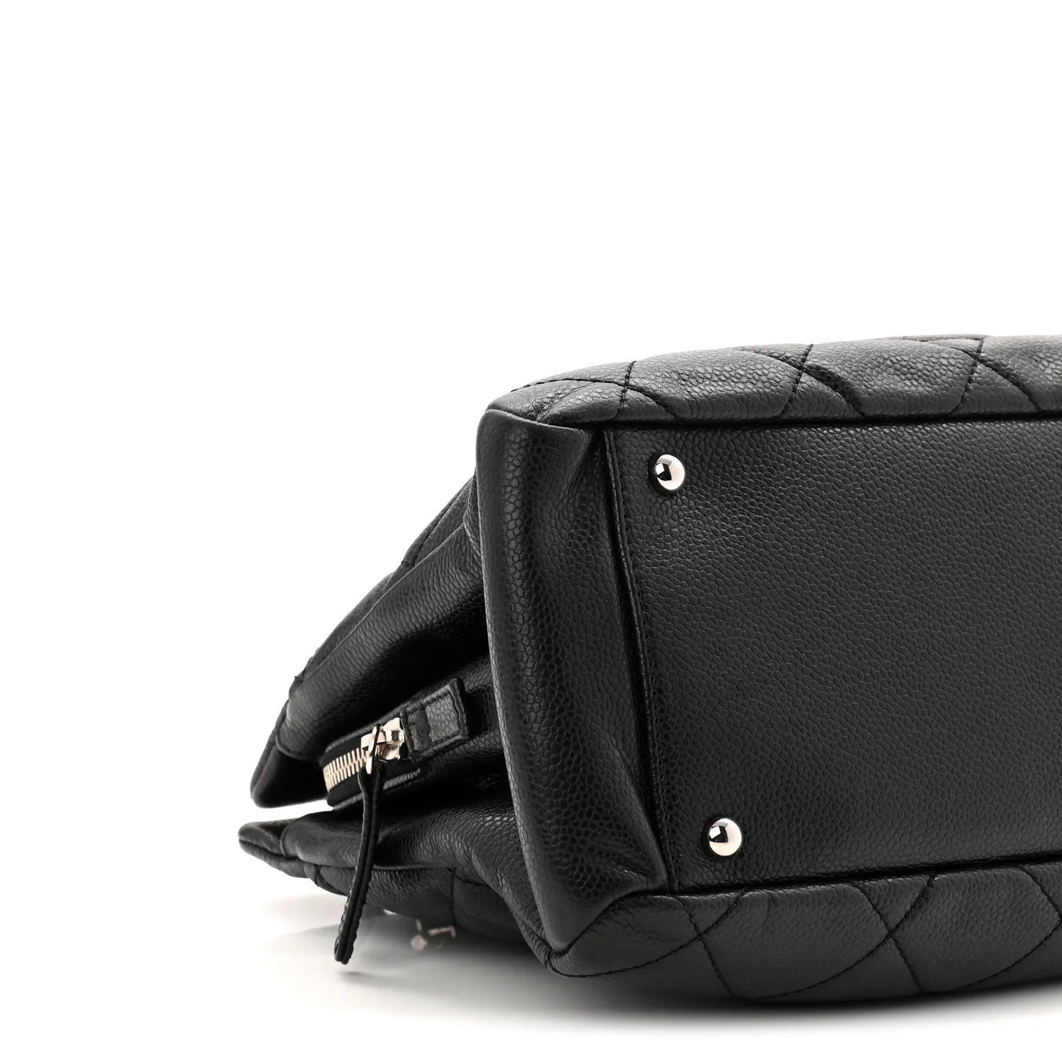 Caviar Quilted CC Timeless Soft Tote Black - Image 10