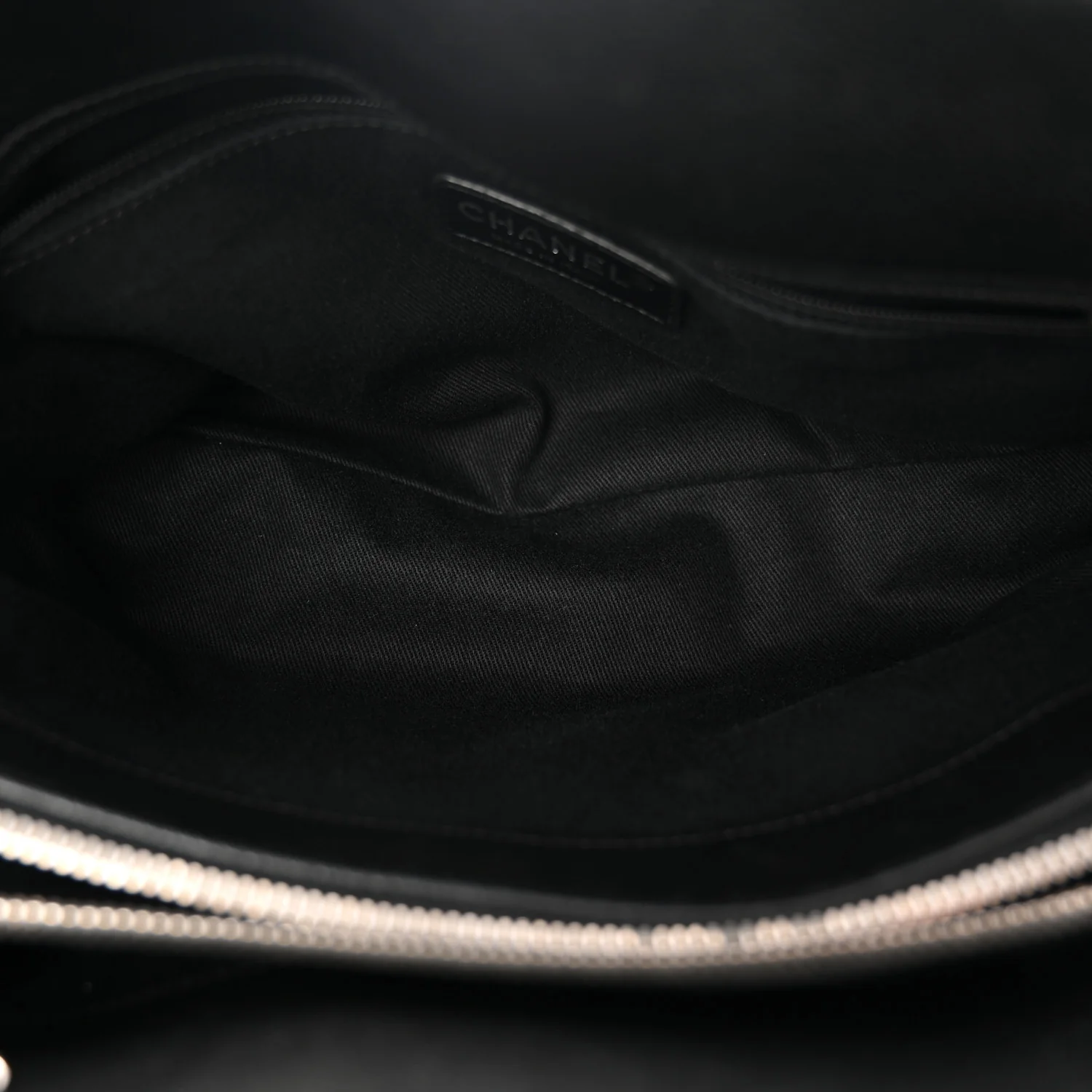 Caviar Quilted CC Timeless Soft Tote Black - Image 5