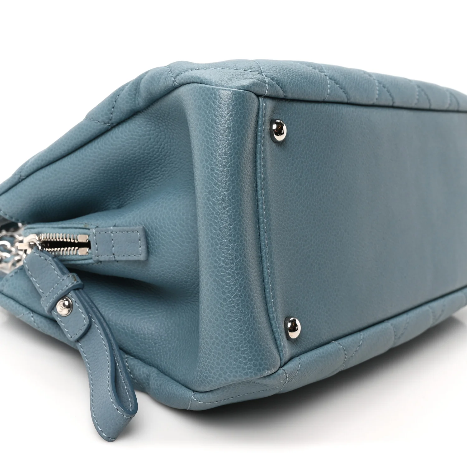 Caviar Quilted CC Timeless Soft Tote Blue - Image 9