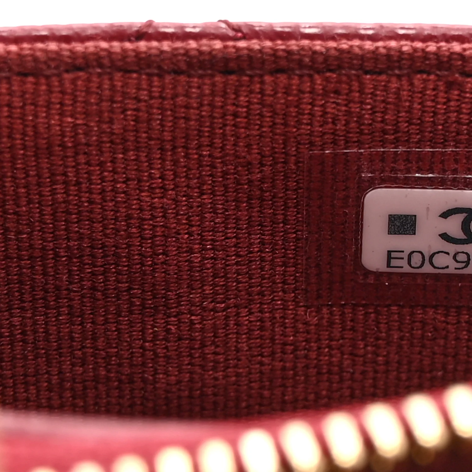 Caviar Quilted CC Zip Around Card Holder Red - Image 7
