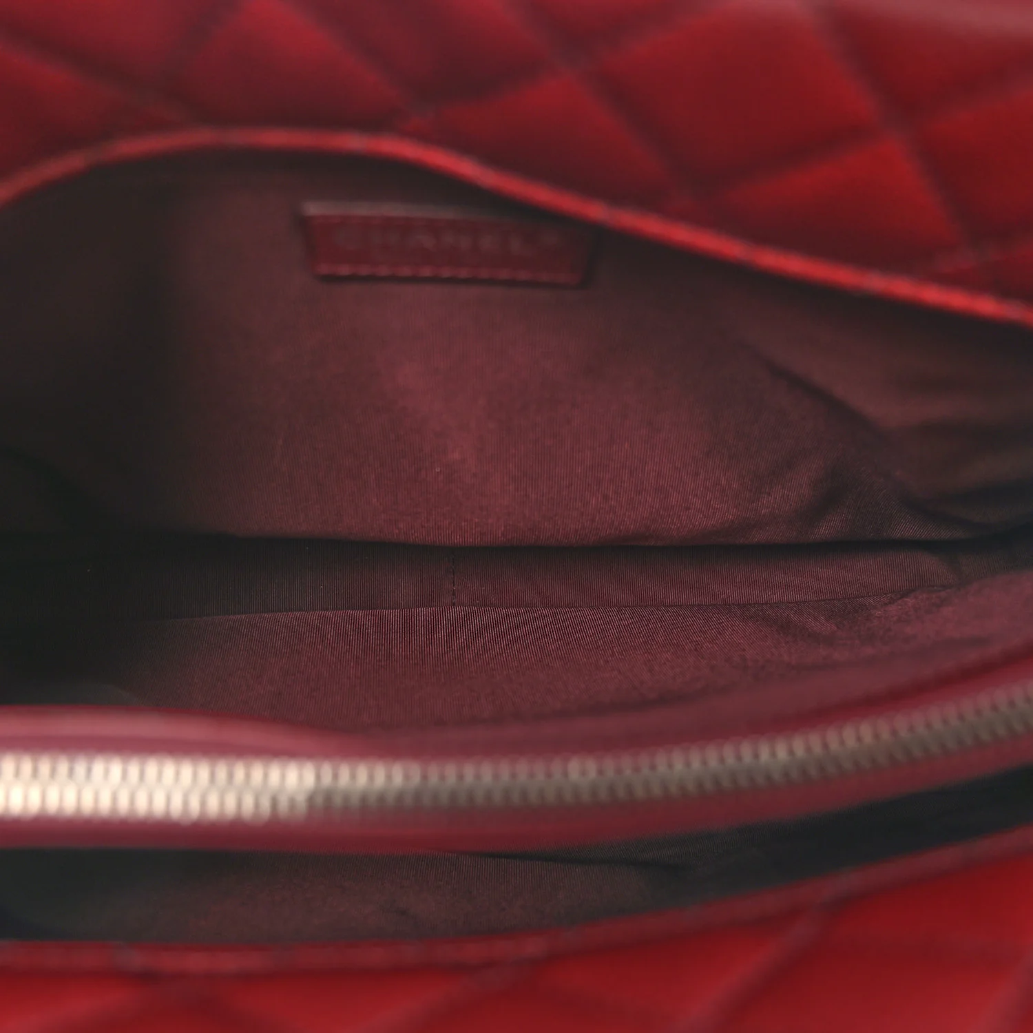 Caviar Quilted City Shopping Tote Dark Red - Image 5
