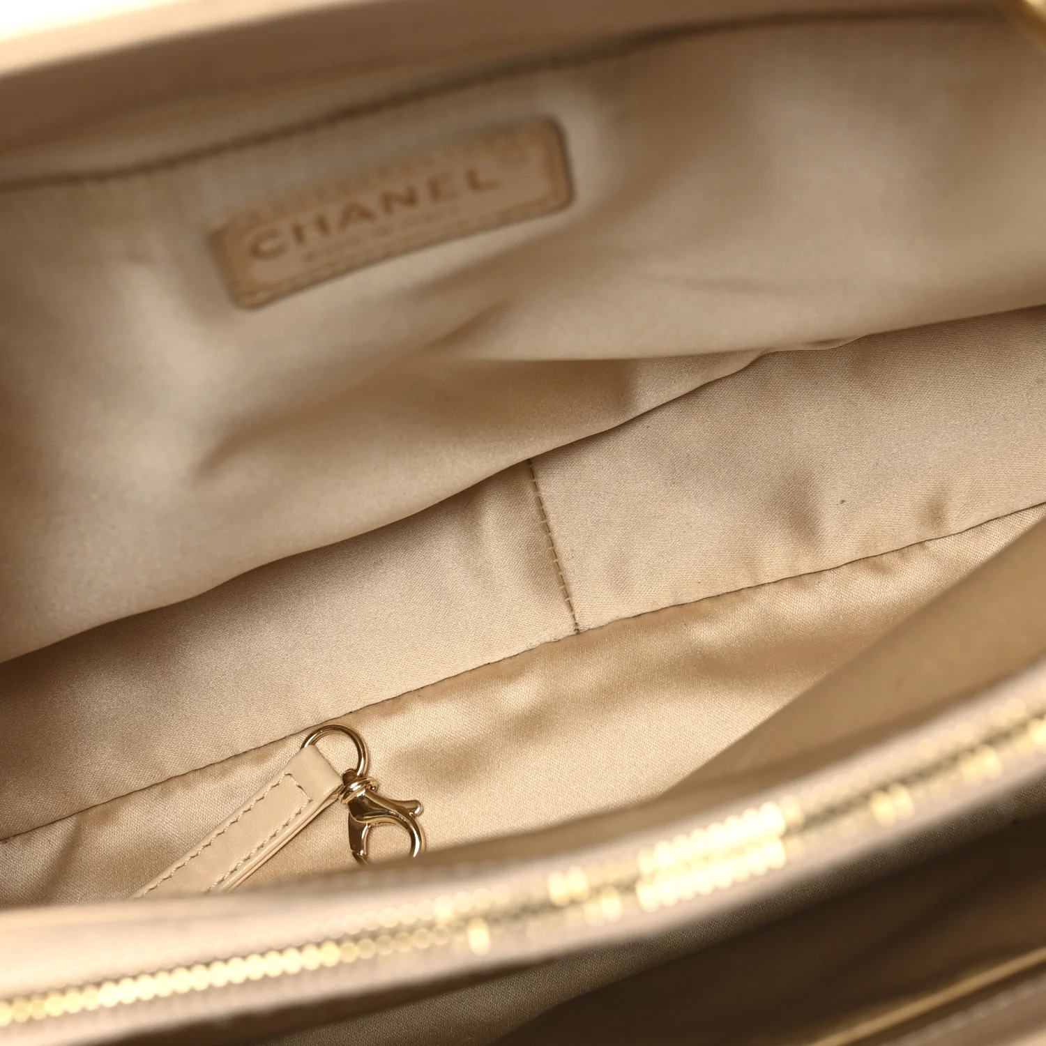 Caviar Quilted Grand Shopping Tote GST Beige Clair - Image 5
