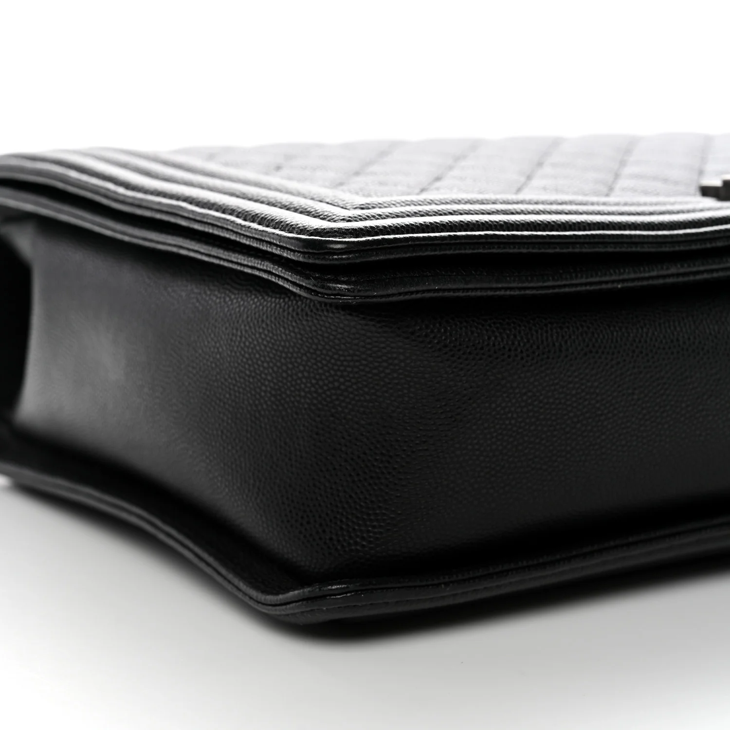 Caviar Quilted Large Boy Flap Black - Image 10