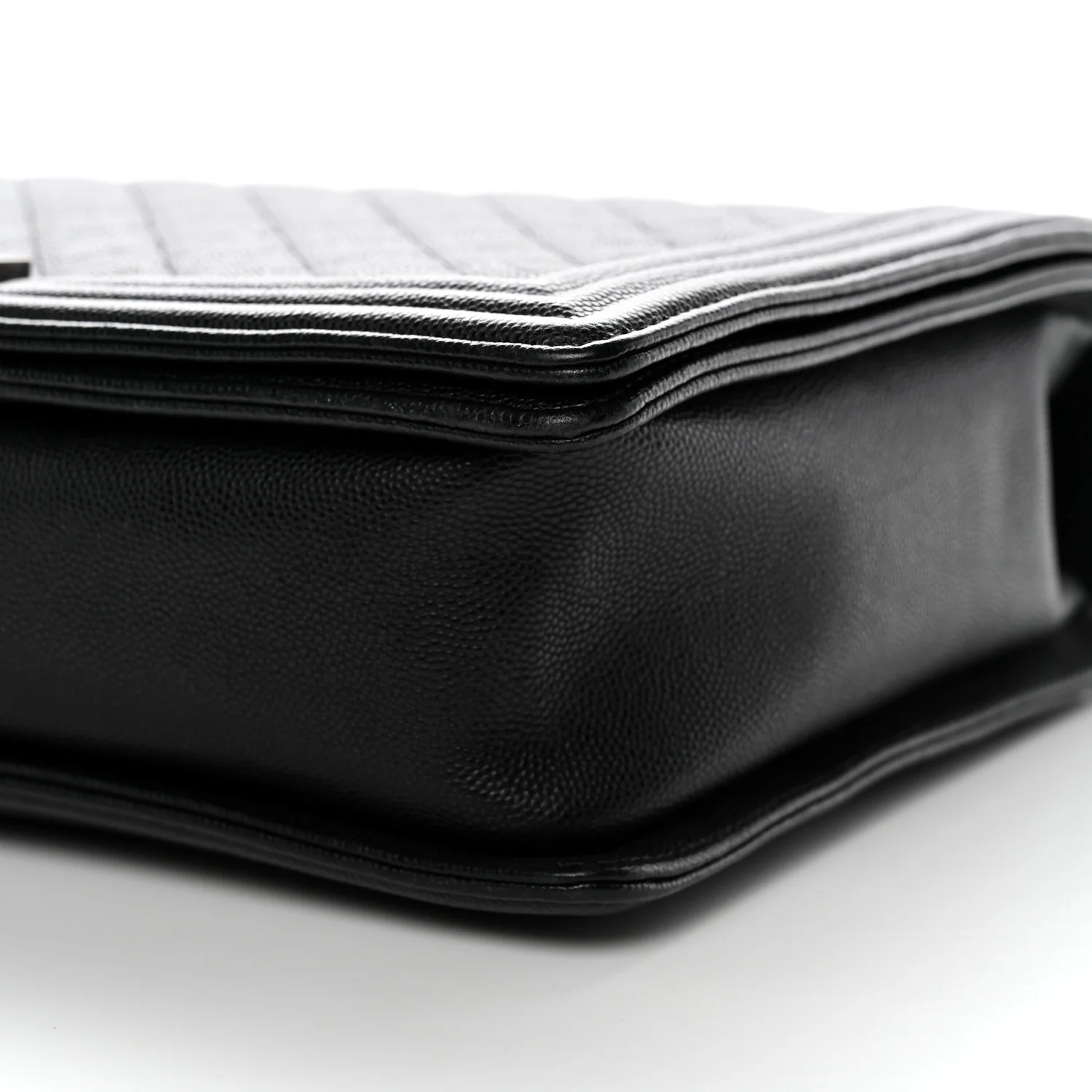 Caviar Quilted Large Boy Flap Black - Image 11