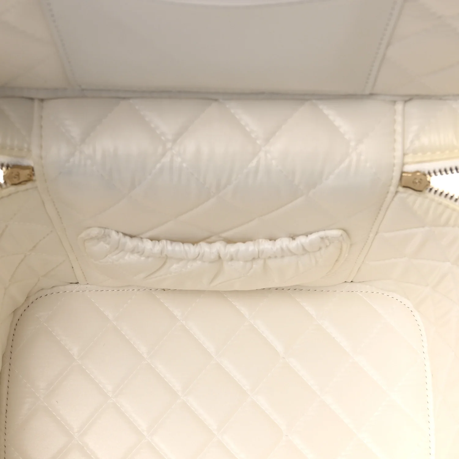 Caviar Quilted Large Vanity Pouch White - Image 5