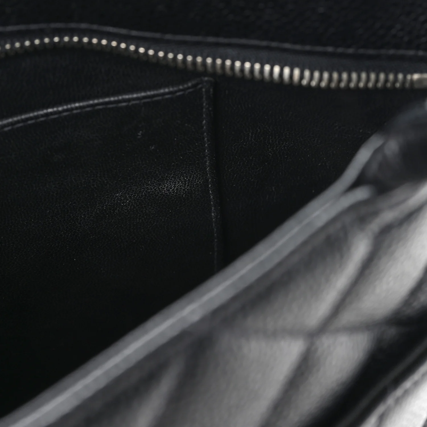 Caviar Quilted Medallion Tote Black - Image 12