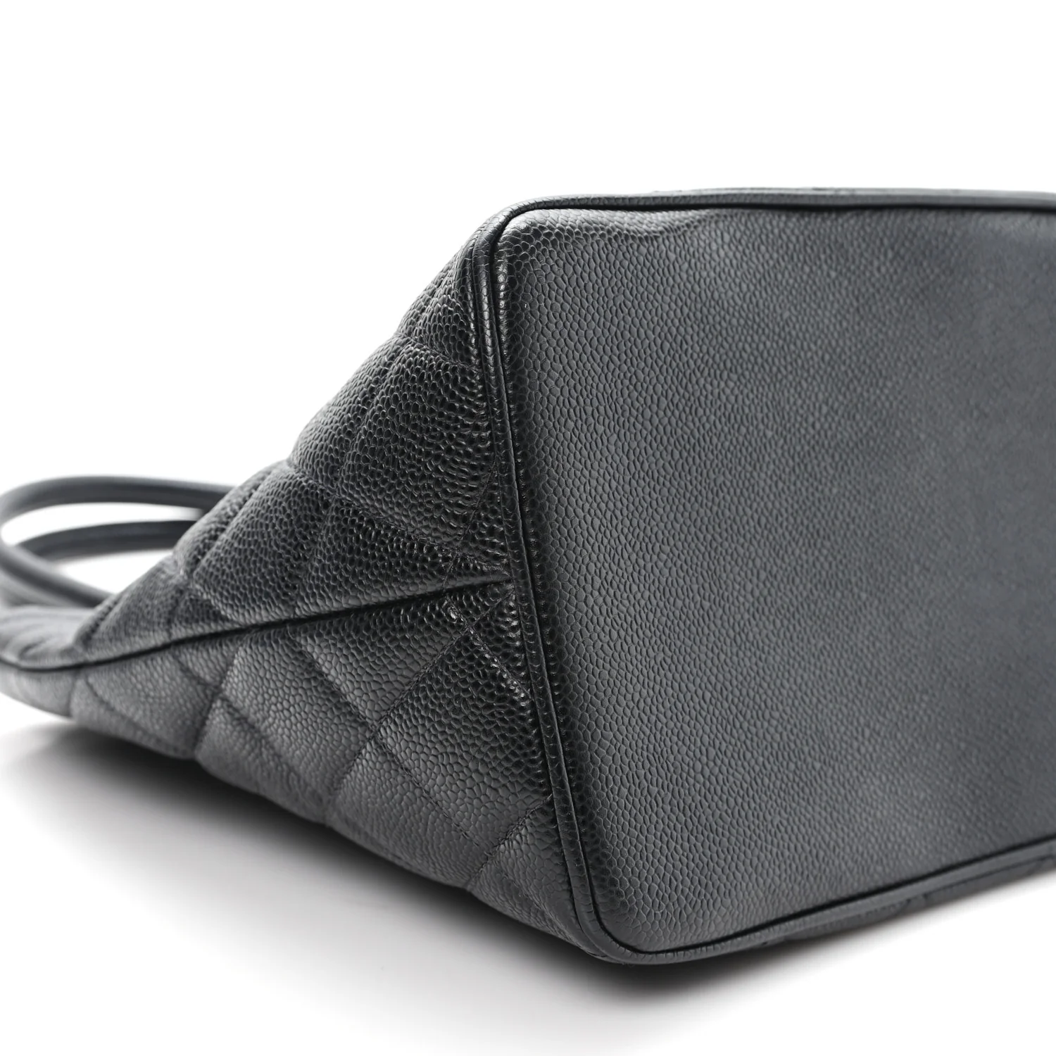 Caviar Quilted Medallion Tote Black - Image 9