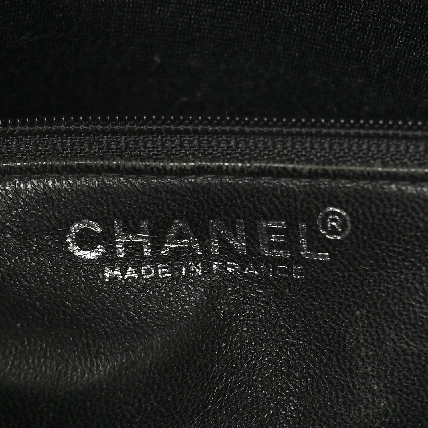Caviar Quilted Medallion Tote Black - Image 6