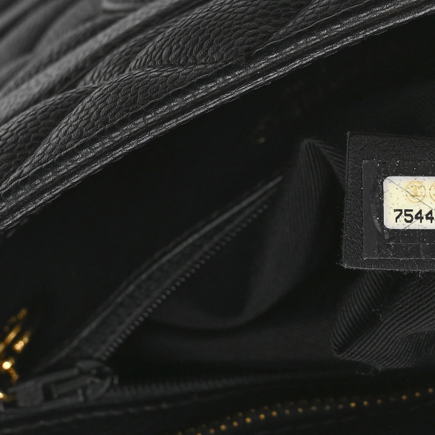Caviar Quilted Medallion Tote Black - Image 7