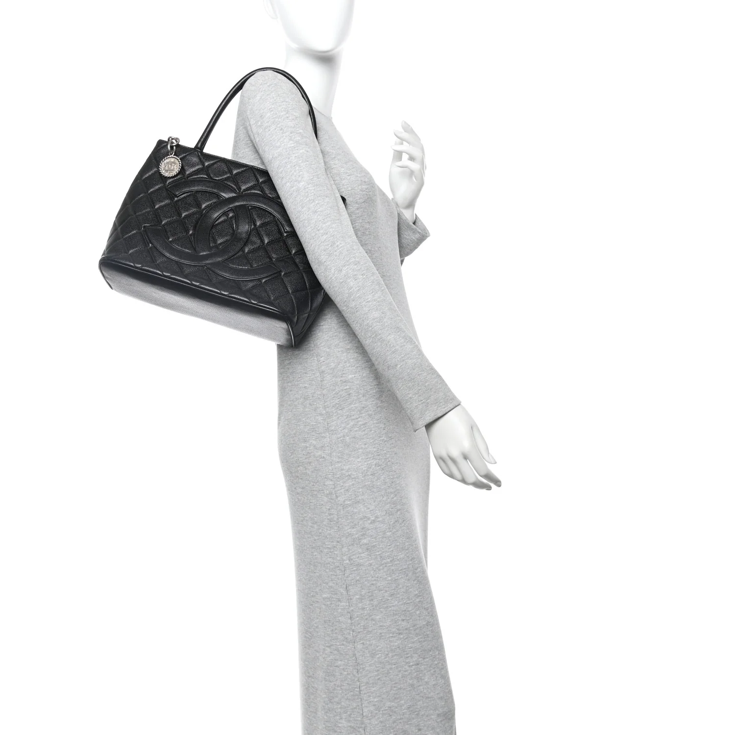 Caviar Quilted Medallion Tote Black - Image 2