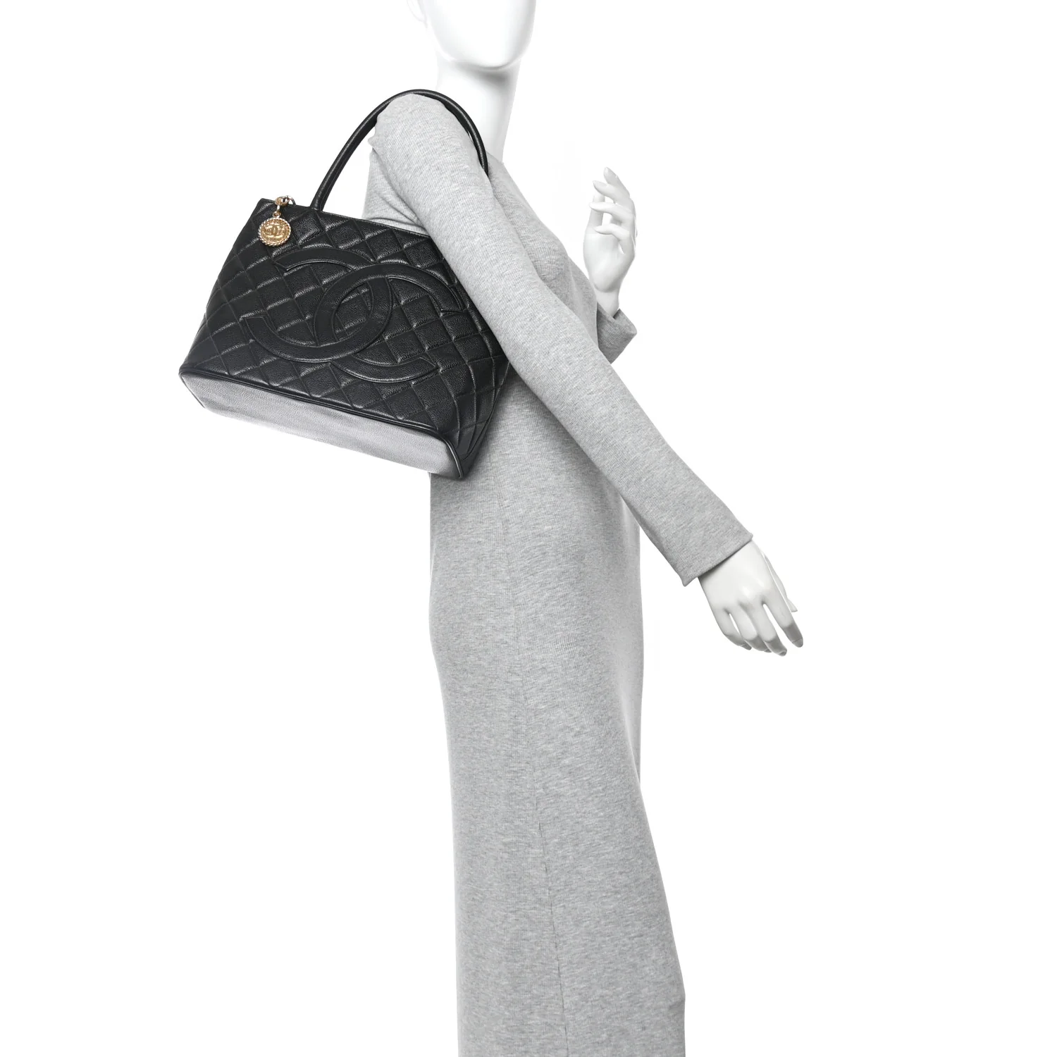 Caviar Quilted Medallion Tote Black - Image 2
