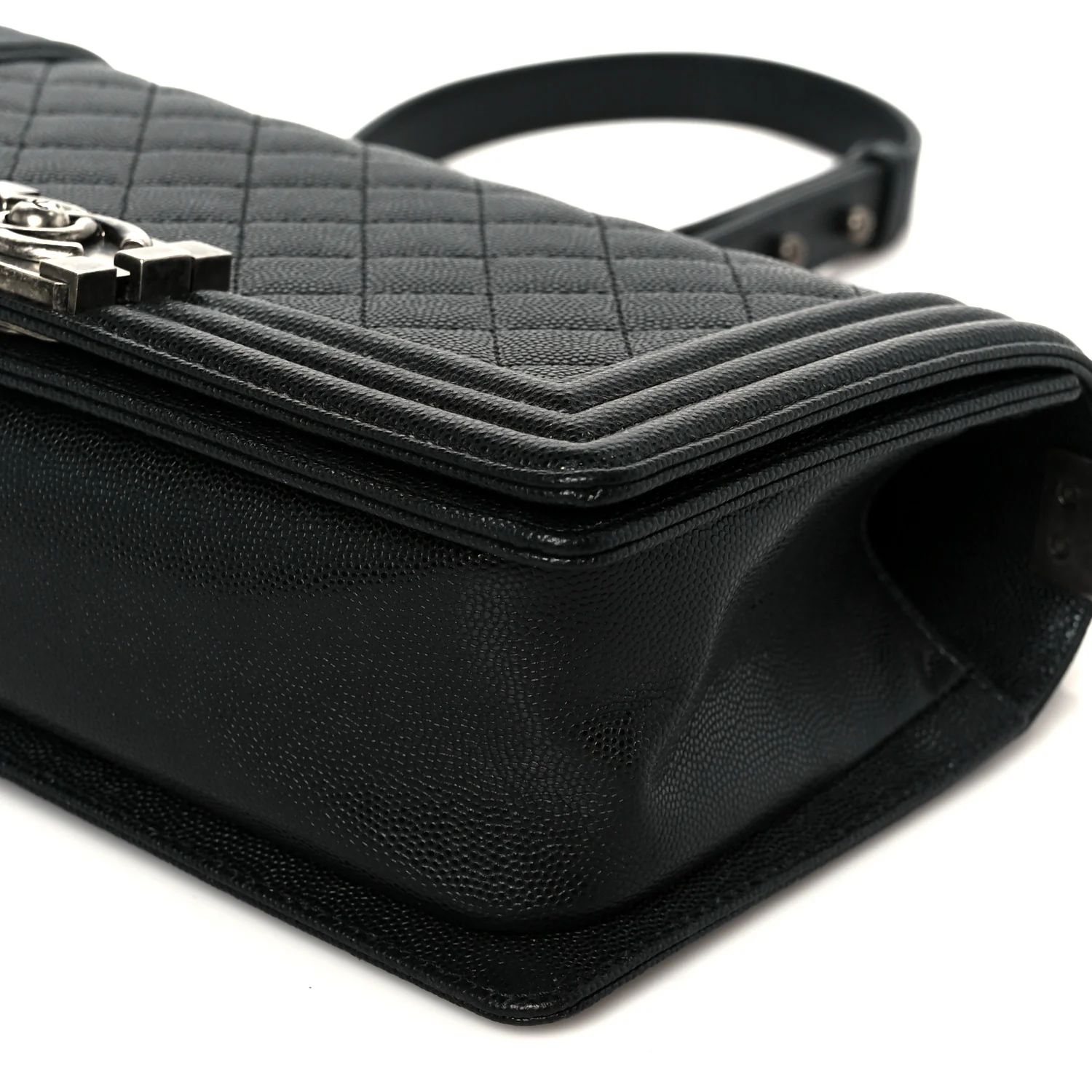 Caviar Quilted Medium Boy Flap Black - Image 10