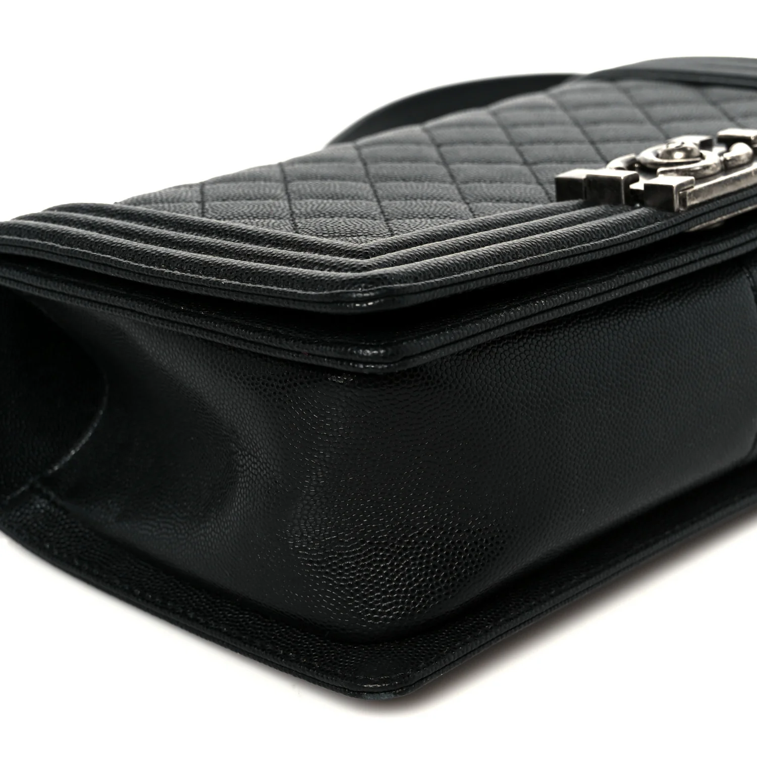 Caviar Quilted Medium Boy Flap Black - Image 9
