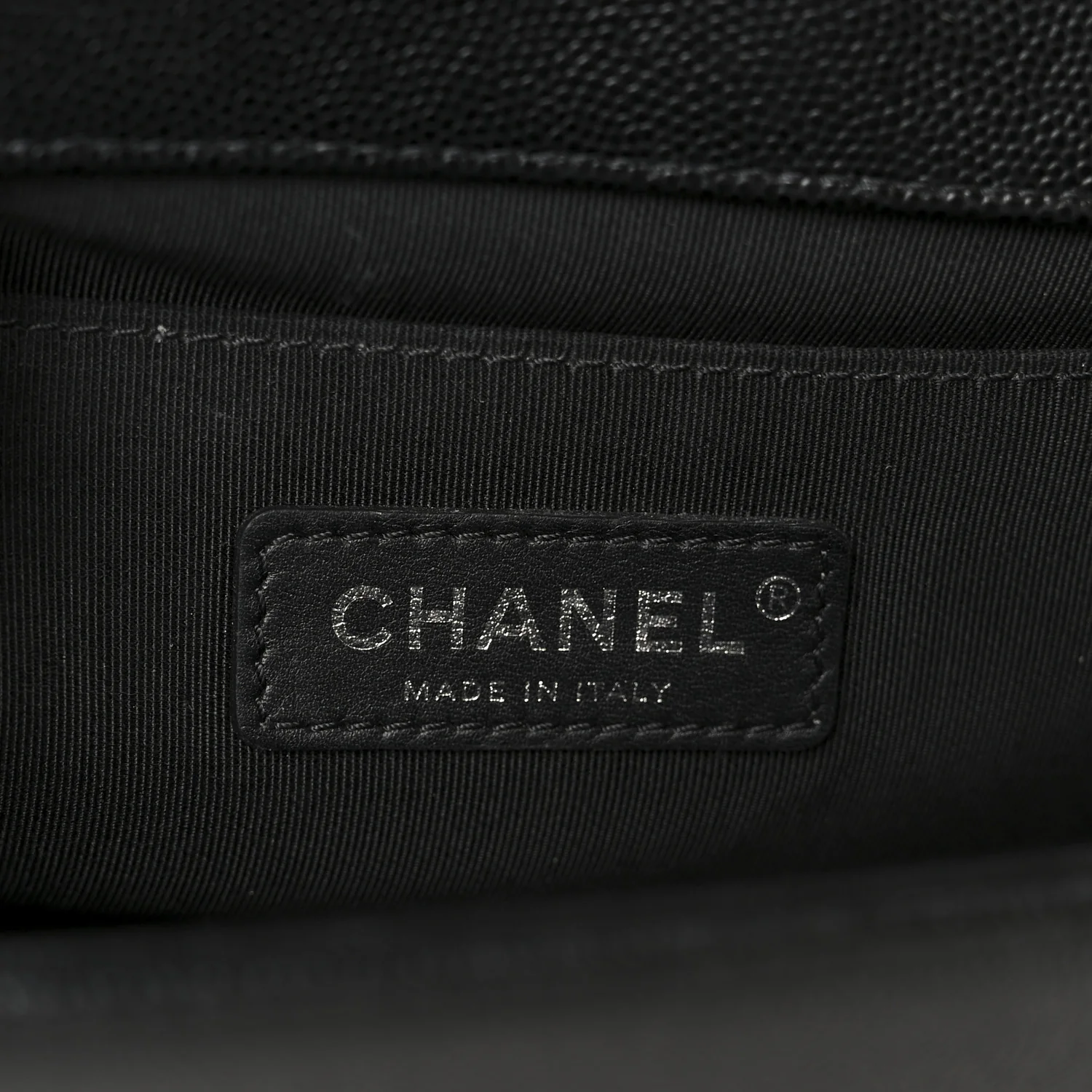 Caviar Quilted Medium Boy Flap Black - Image 6