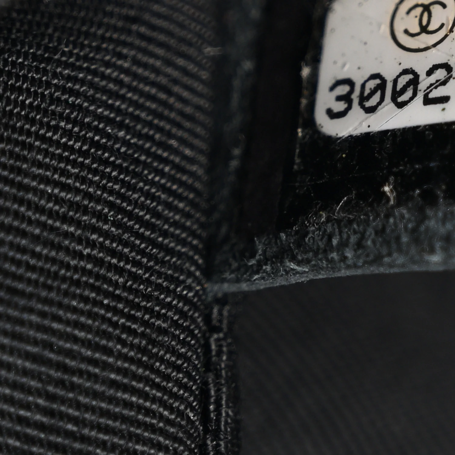 Caviar Quilted Medium Boy Flap Black - Image 7